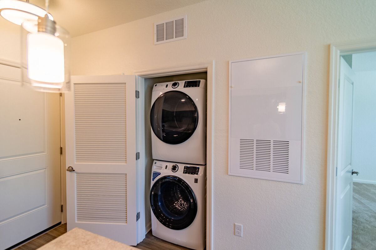 042324ROCHESTERPARK-102