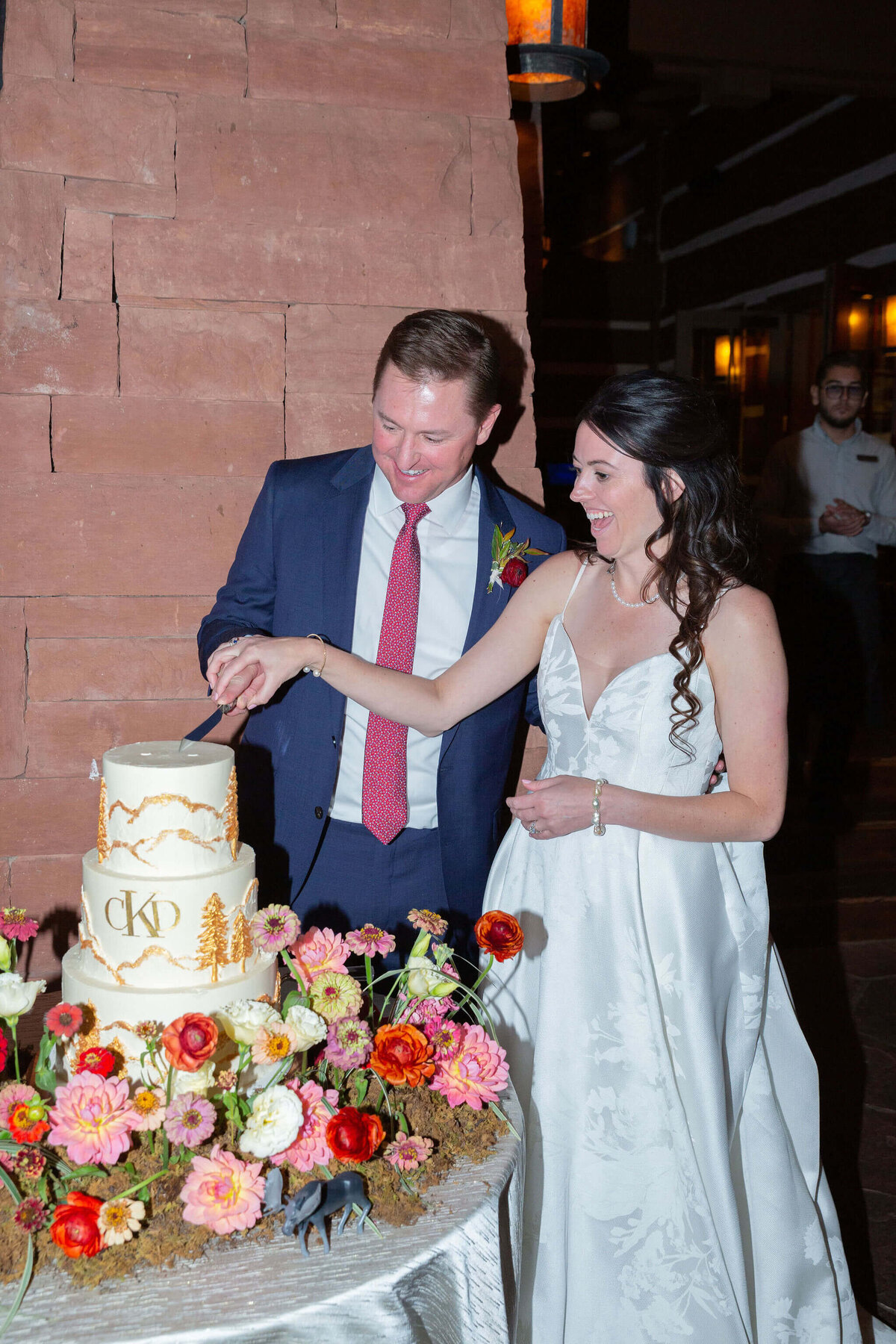 caitlin-david-roaring-fork-club-wedding-cake-3