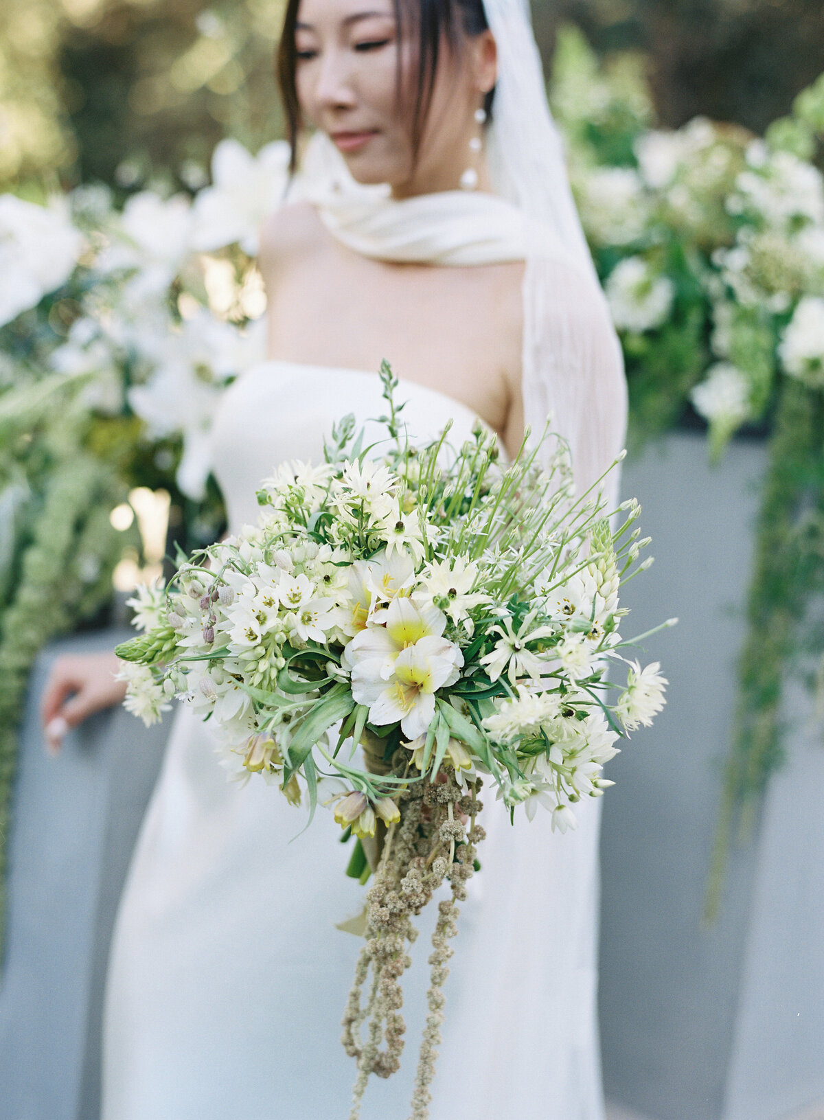 bride-portrait-2 -modern-outdoor-wedding-napa-valley-floral-design