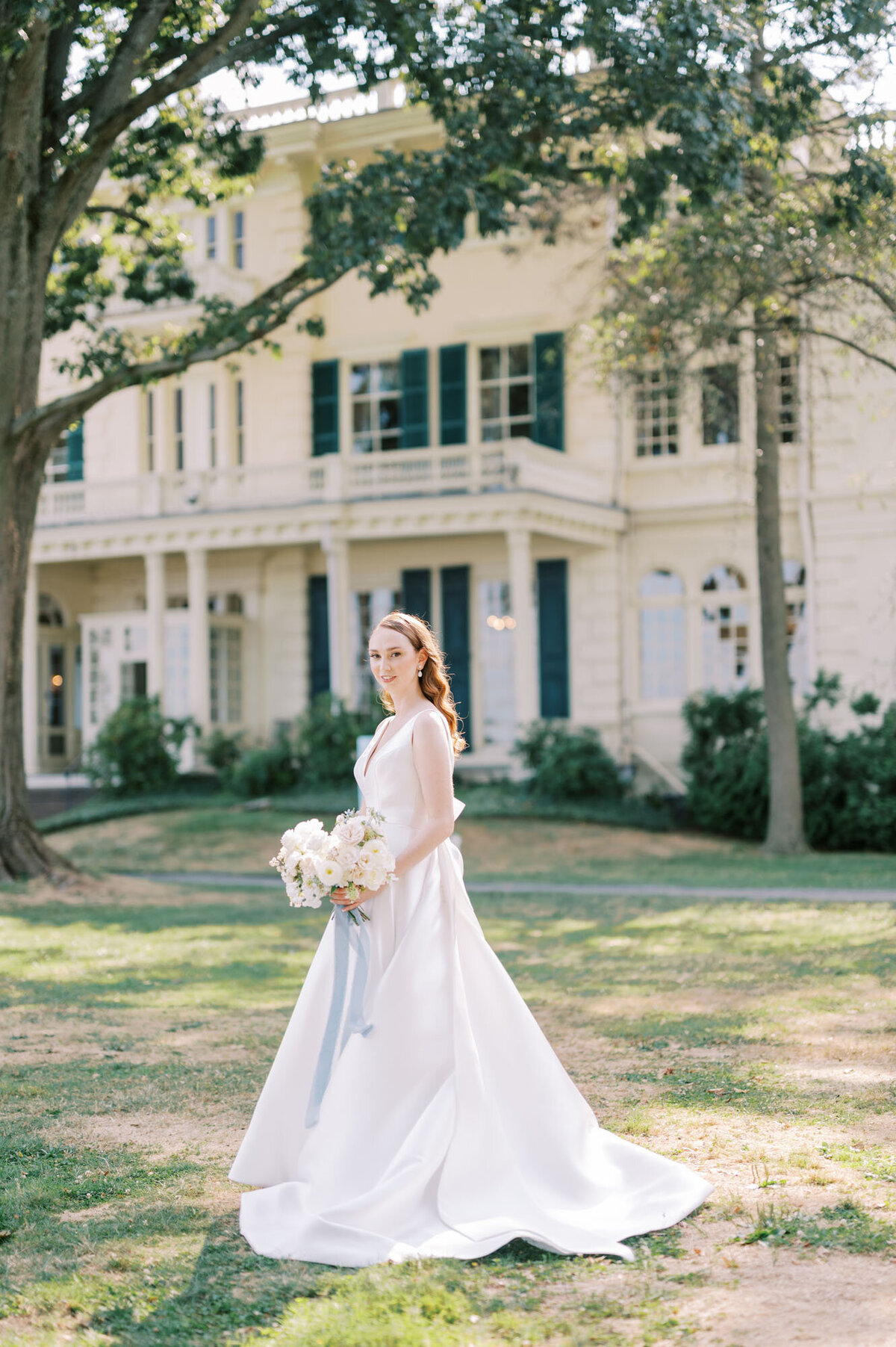 jaclyn-fisher-events-planning-romantic-riverfront-garden-wedding-in-philadelphia-20