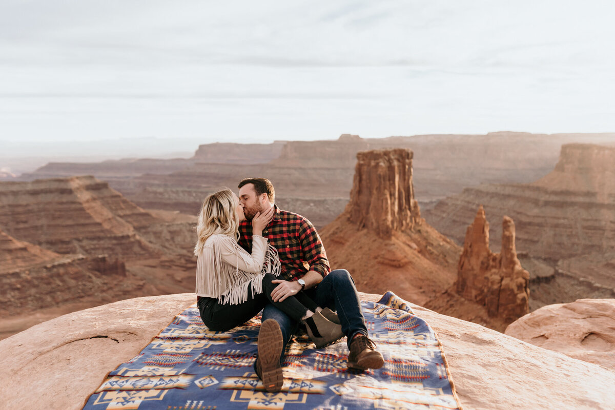 moab_utah_boho_adventure_engagement_destination-100