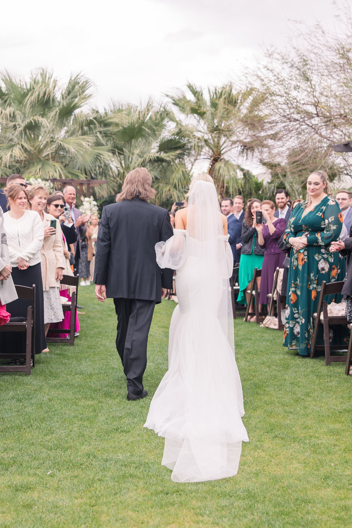 The Estate at Via Las Palmas Palm Springs Light and airy spring wedding southern california wedding venue luxury photography-145