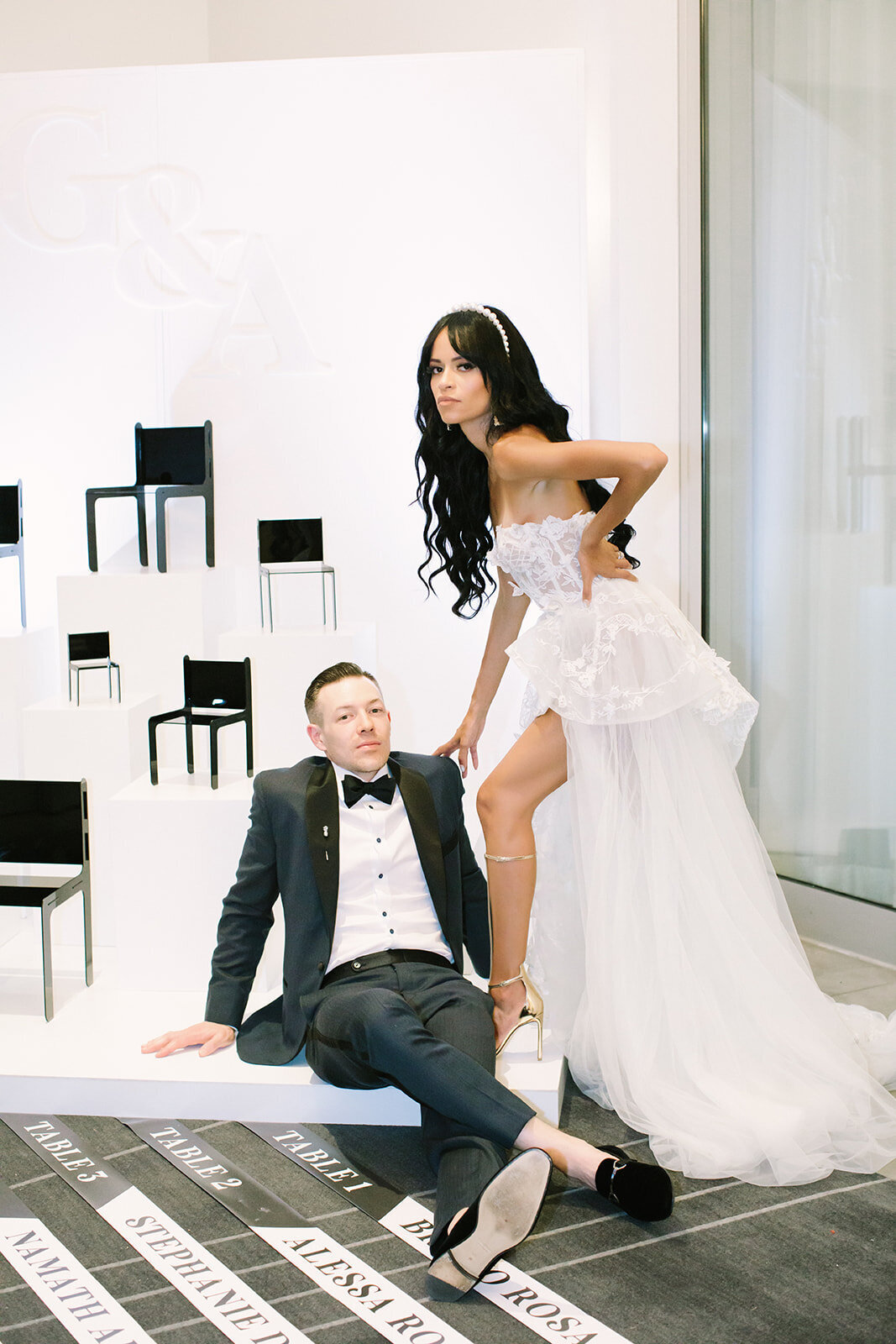 modern-black-white-wedding-bride-groom-portraits
