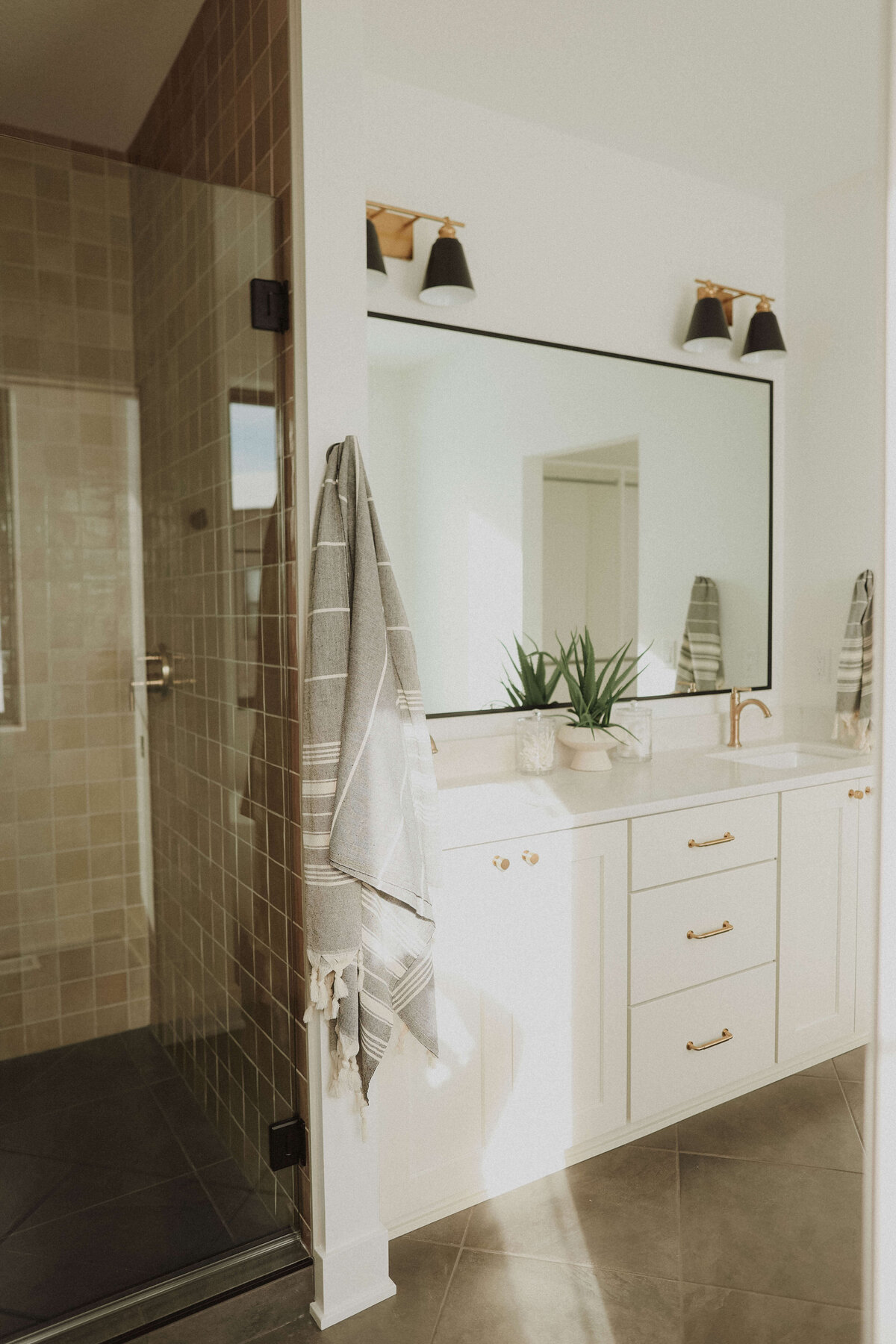 2802-Bathroom-Grimes-Central-Iowa-Custom-Home-JRL-Builders-3F1A0162