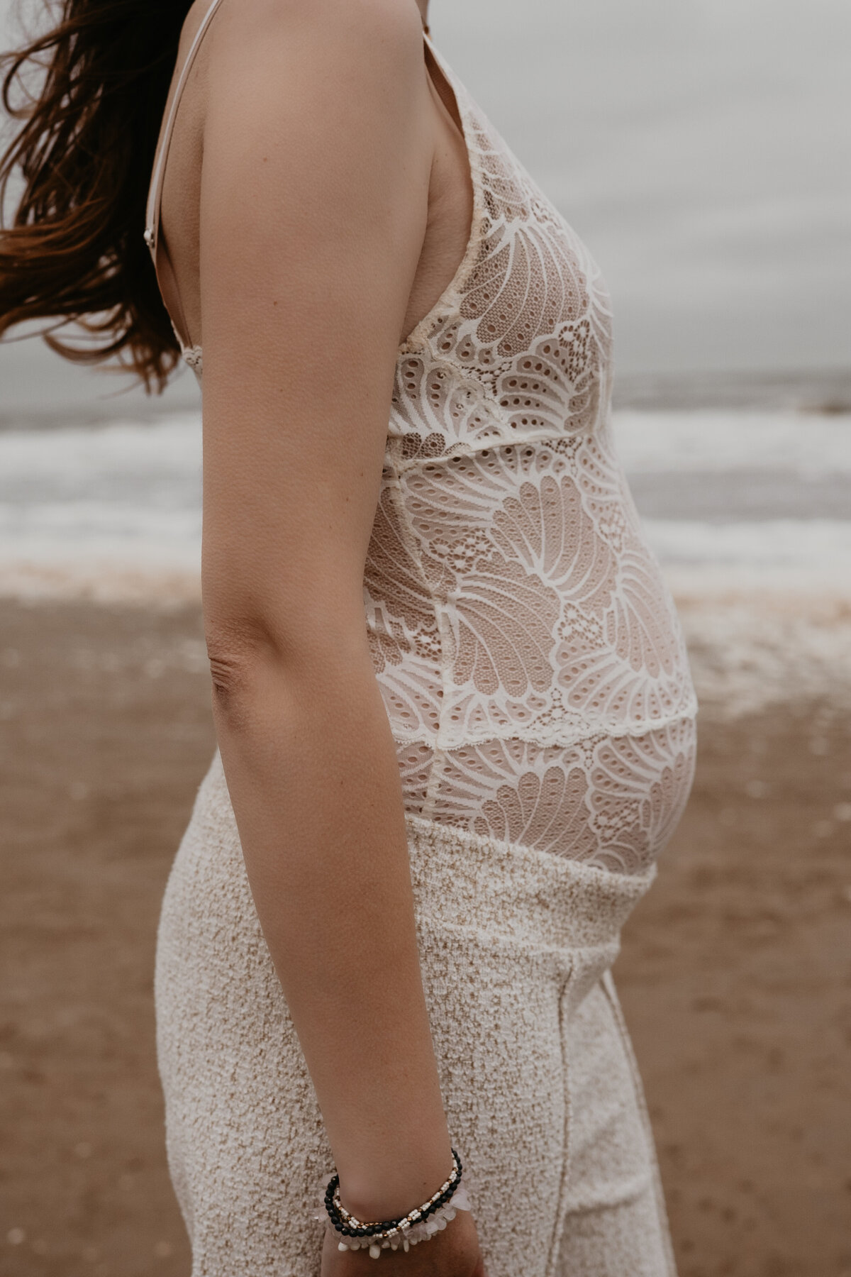 zwangerschapsshoot aan het strand
