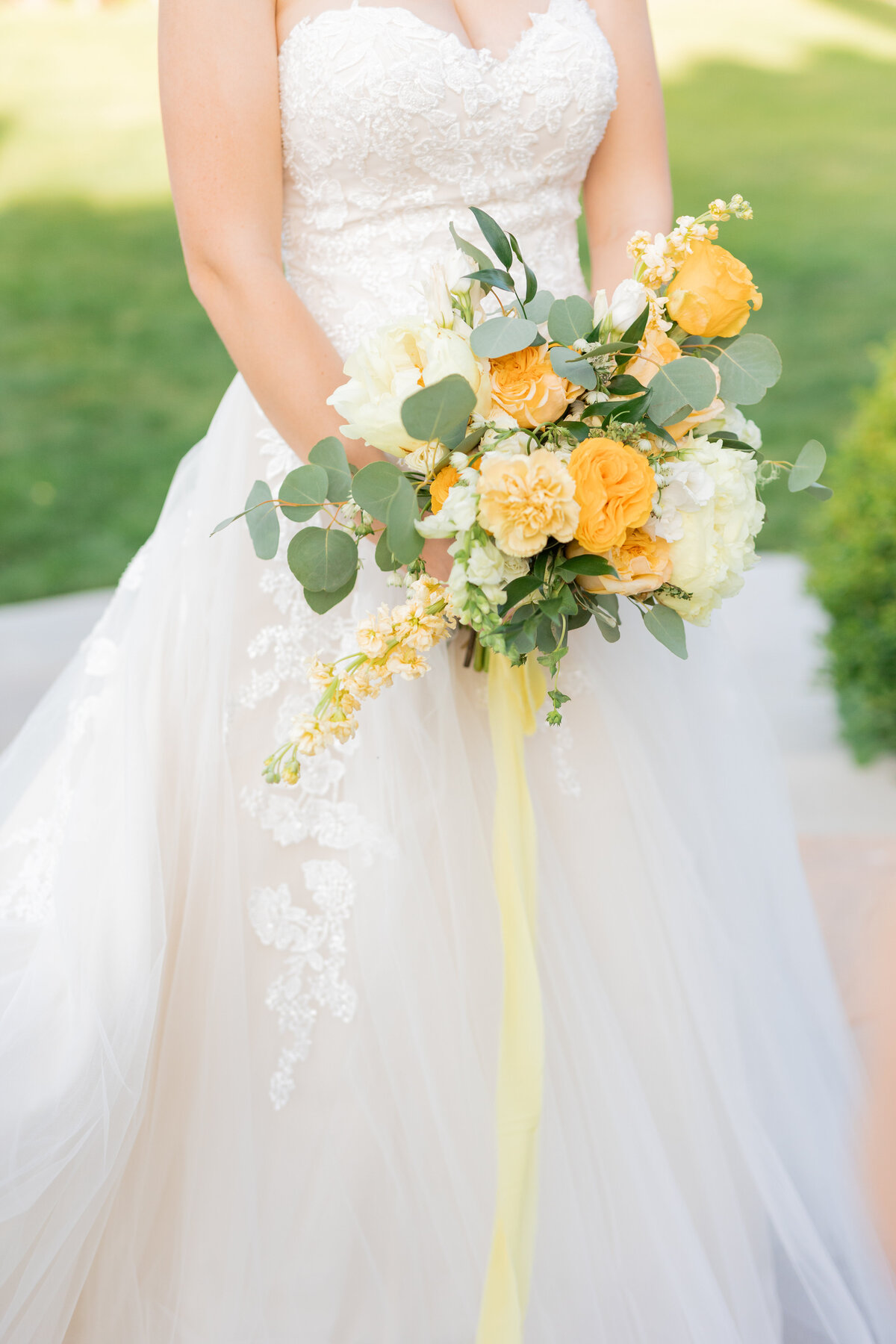happy-wedding-bouquet