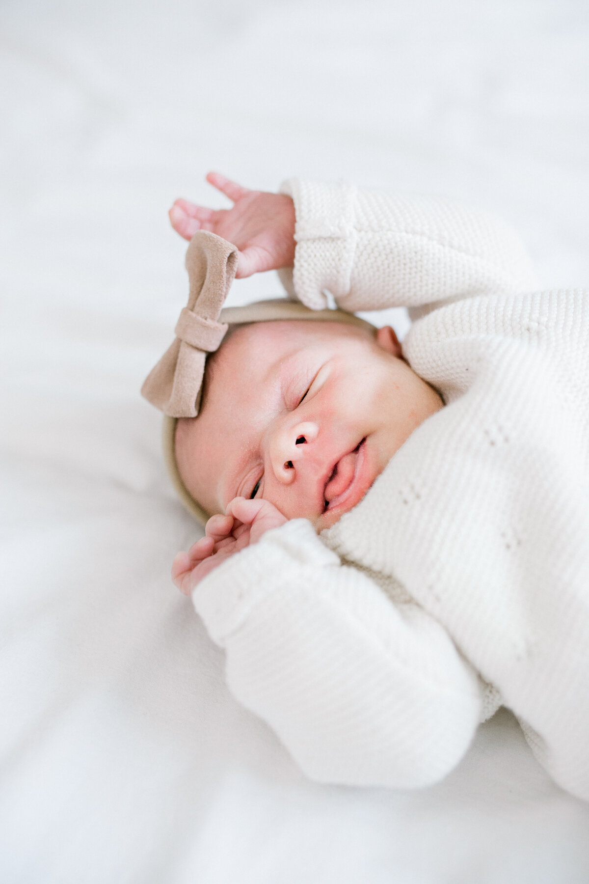 Sharona Sprong newbornshoot newborn baby fotoshoot Wognum Hoorn Enkhuizen Alkmaar baby Mae