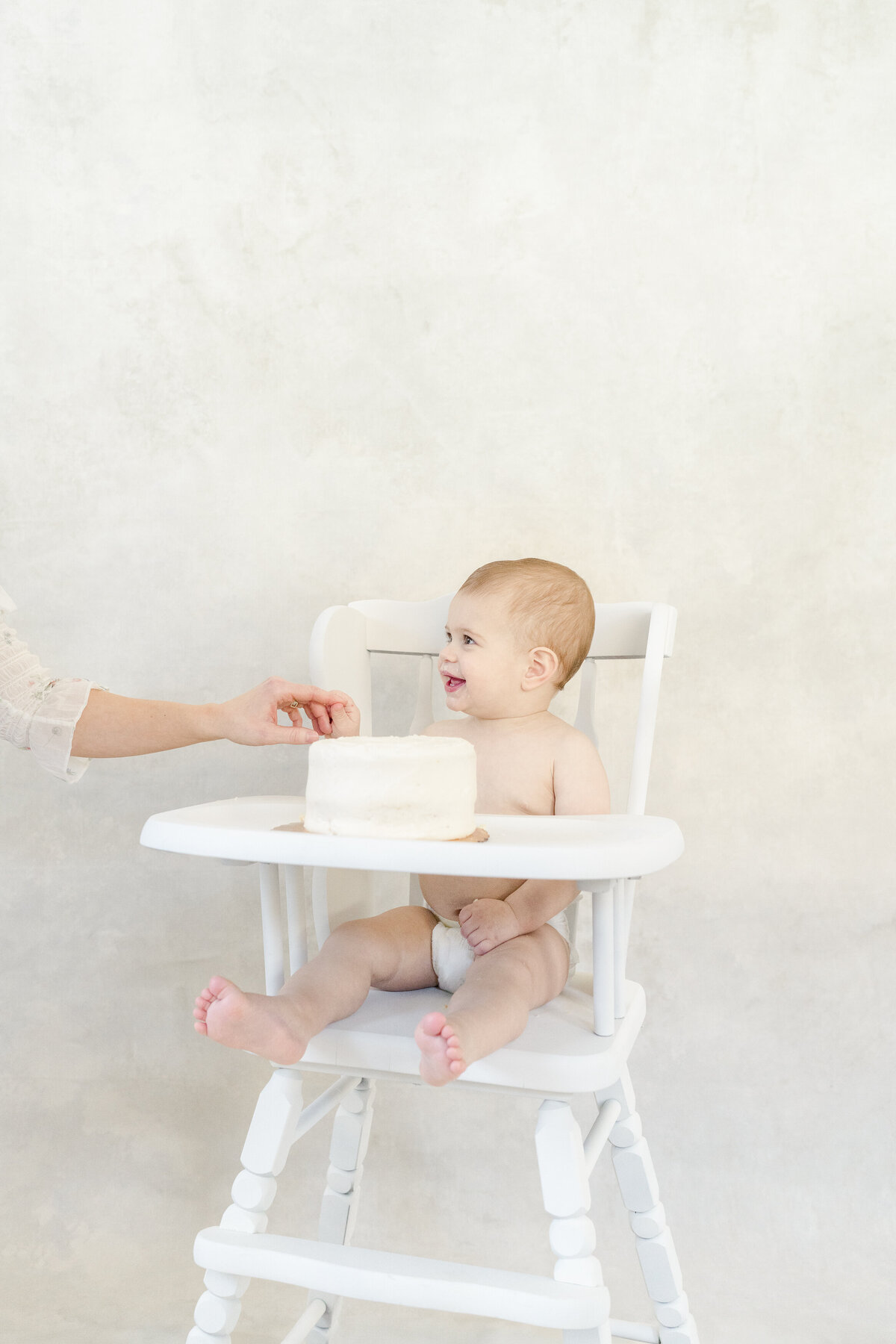 Courtney-Landrum-Photography-Cake-Smash-Studio-Motherhood-17