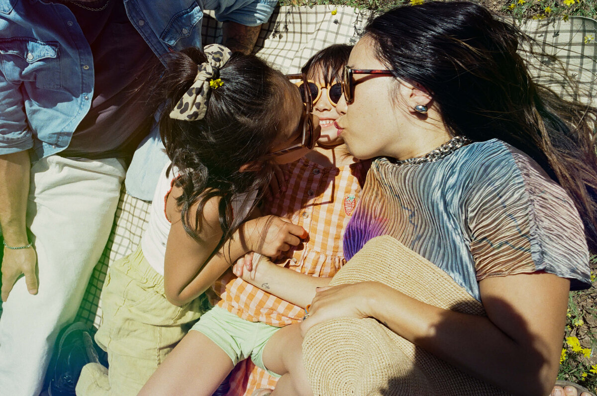 austin-lifestyle-family-couples-session-Psychedelic-35mm-film-amber-vickery-photography-2