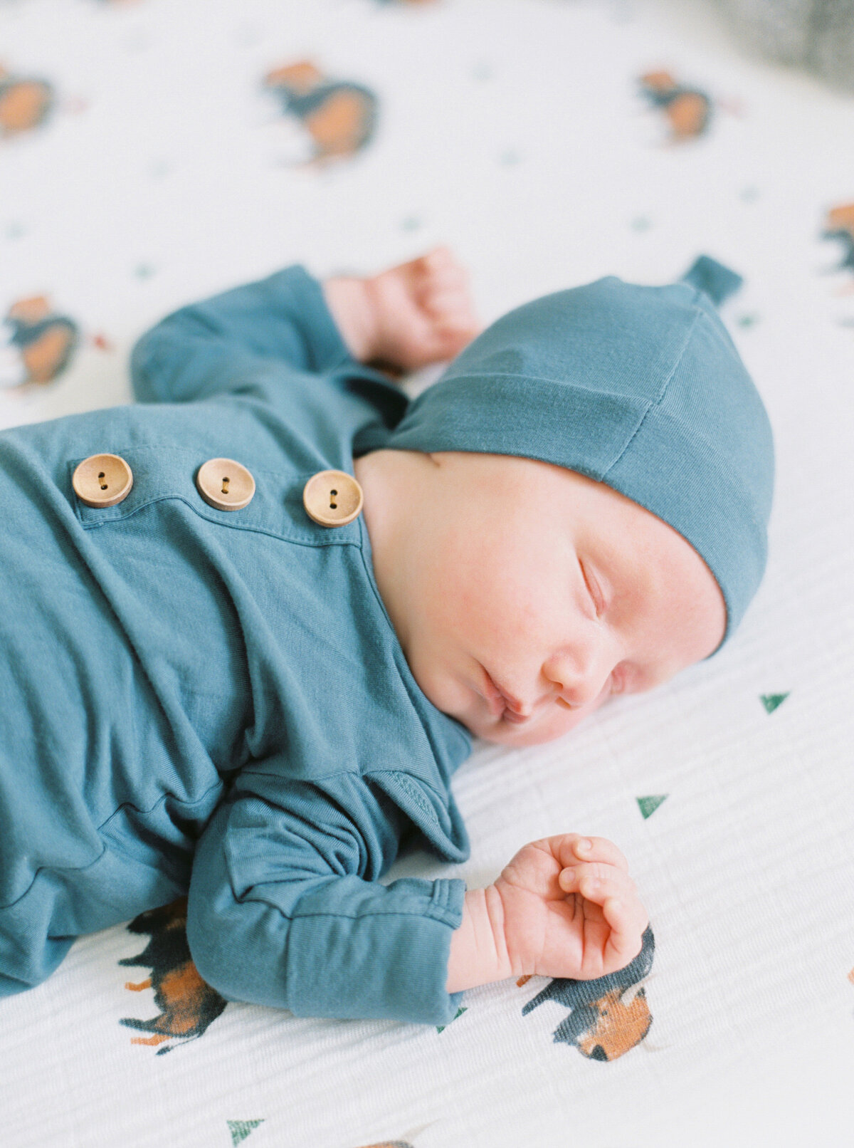 newborn-photographers-in-portland-the-tenneys-02