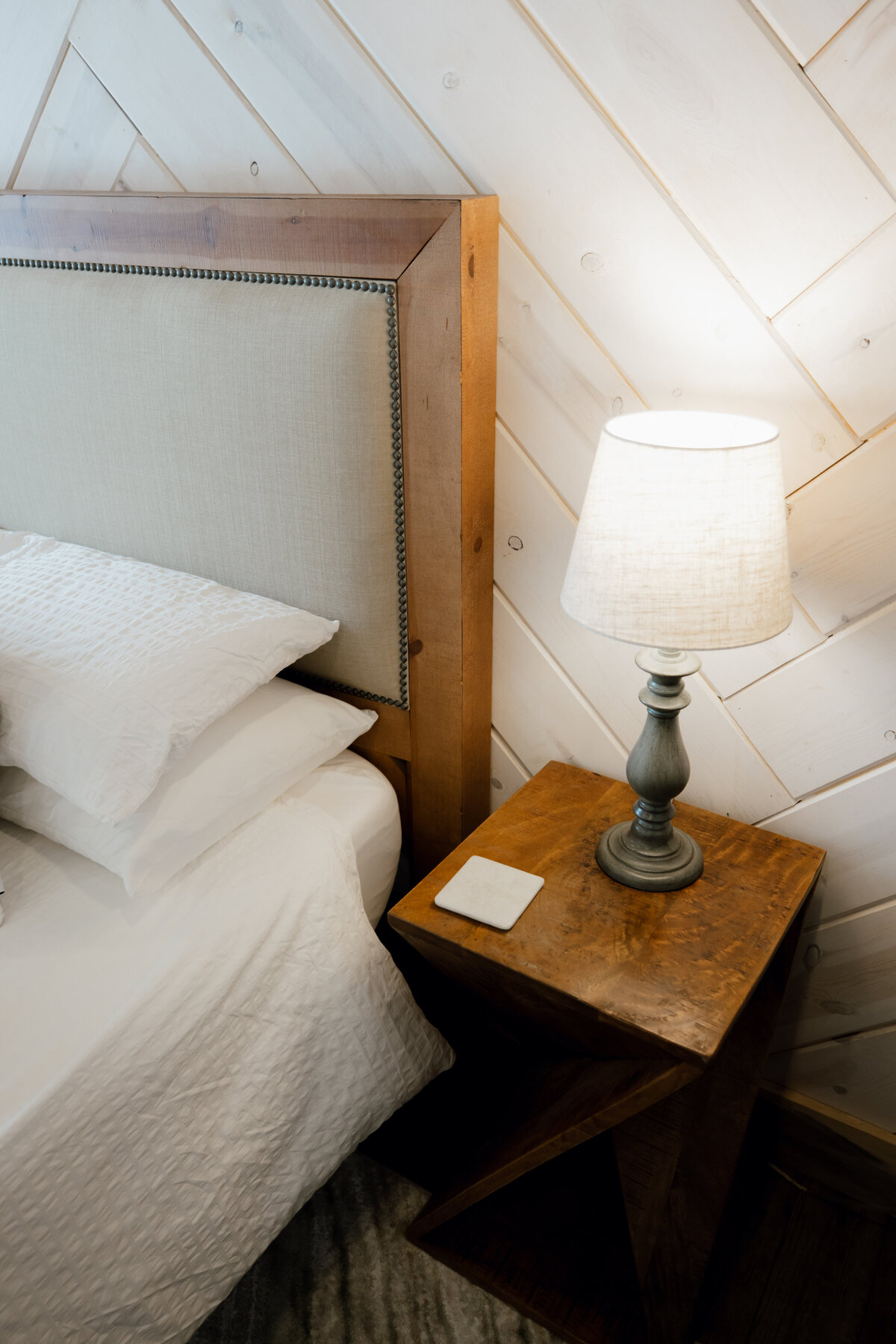Bear-Ridge-Destination-barndo-suites-rosie-photo-video-48