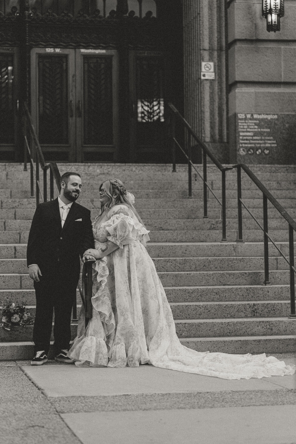 downtown-phoenix-elopement-wedding-couple