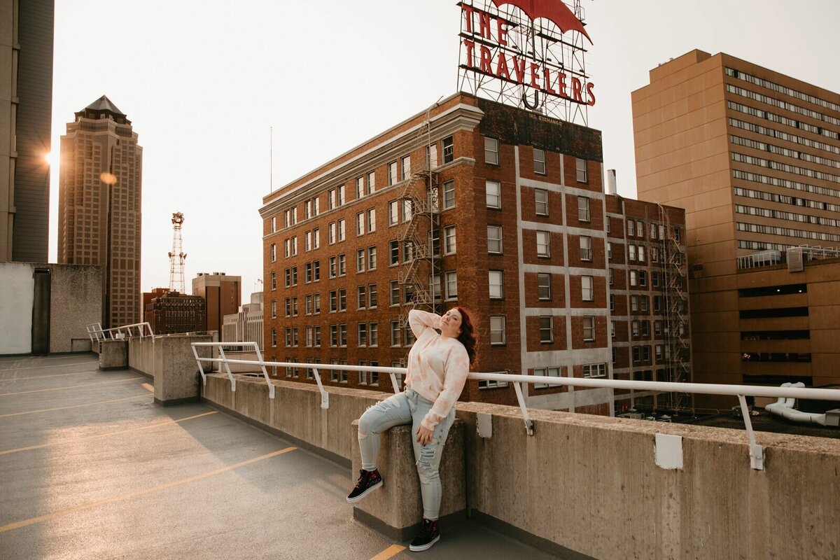 Senior-Portrait-Rooftop-Portrait-Des-Moines-Skyline-Storyteller-Collective-Photo-Co