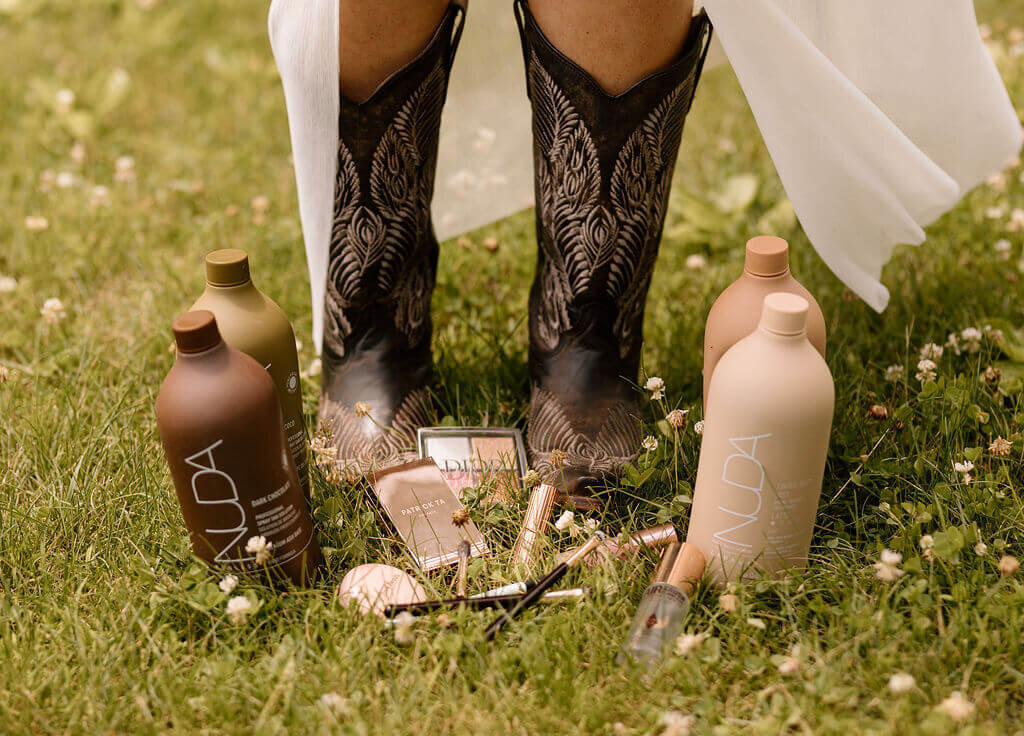 Explore Boho Glow Studio’s spray tan and makeup services in Mankato, MN. Book in-studio or mobile beauty services with Laura Duflo.