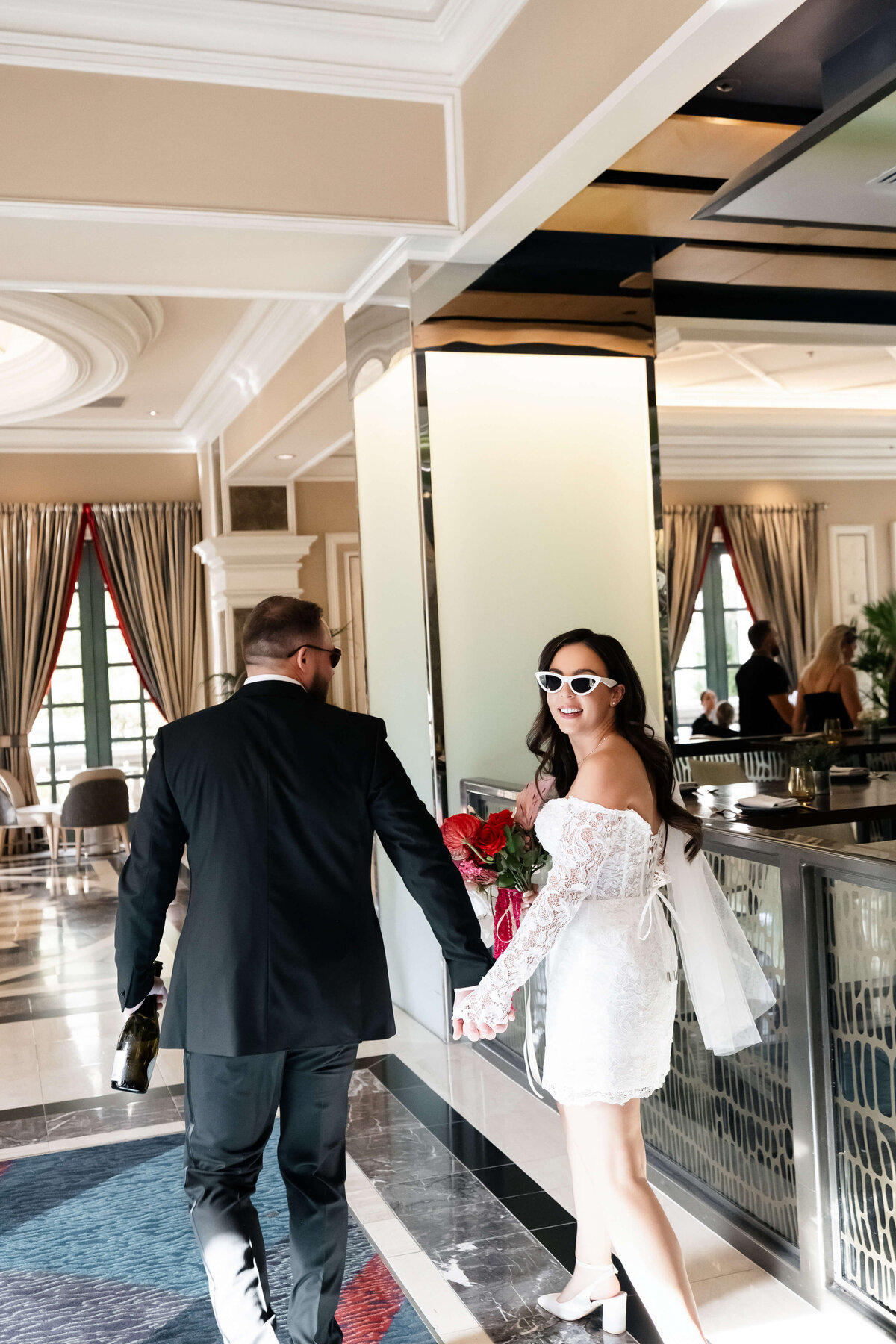 40riskyexposure_hannah-rory_las-vegas-elopement-photography