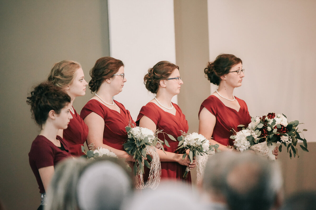 wedding ceremony | Iowa wedding photographer | Iowa Photographer | Playlife | Cedar Rapids | Iowa City | Kalona | Alaynna Ann Schwartz-66