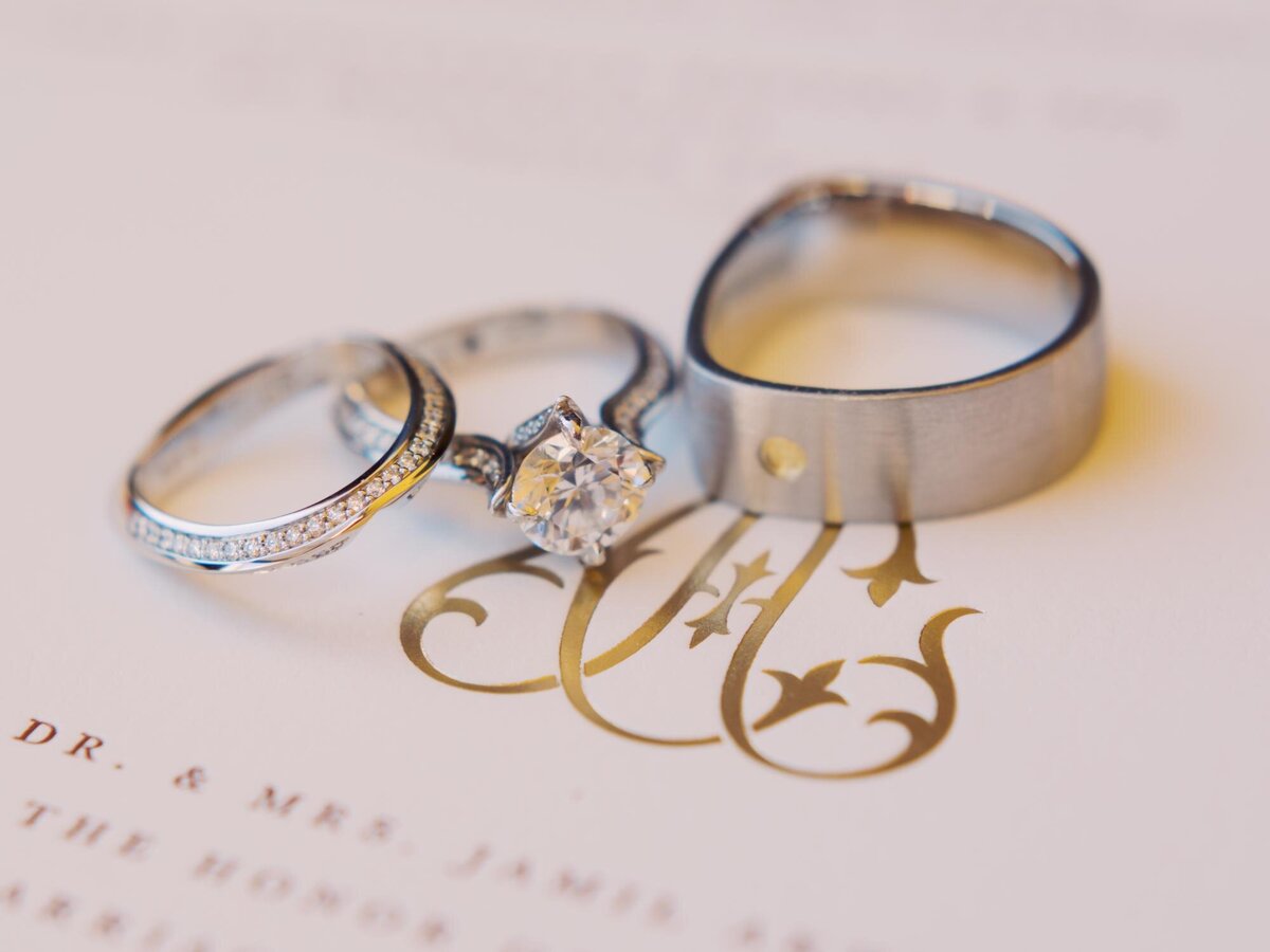 gold-embossed-wedding-invite-monogram