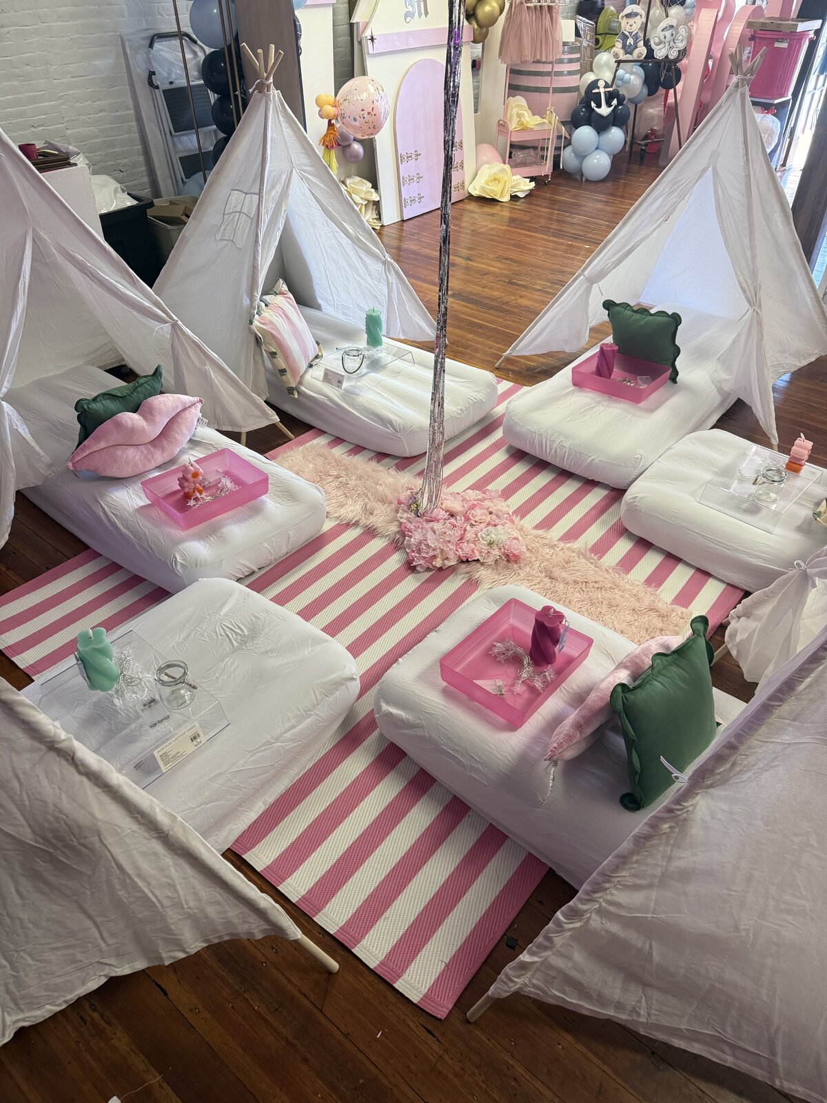 party decor - balloon installations - kids parties - Massachusetts -175