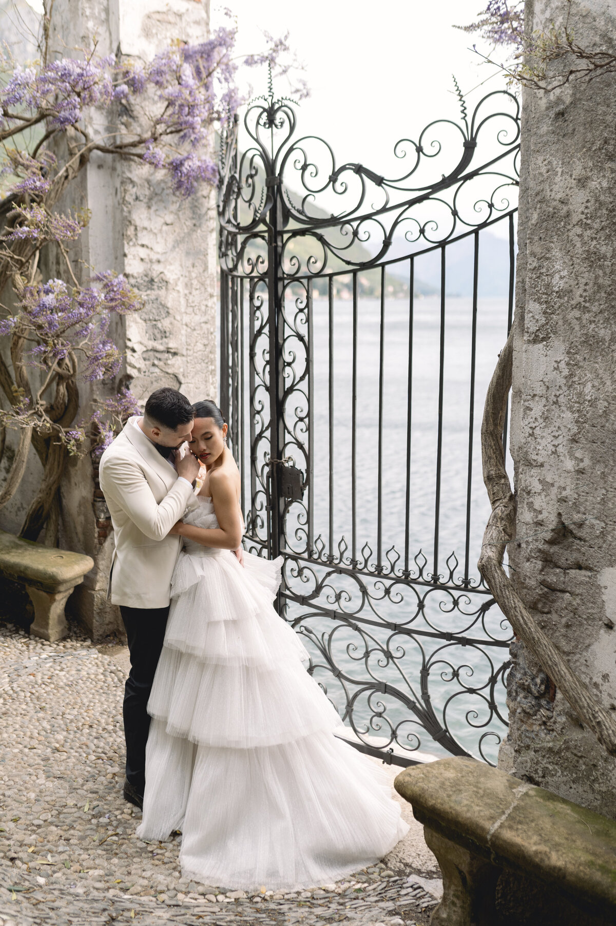 Dimos Bablis Studio Luxury Wedding Photographers Greece and Italy Santorini Wedding Villa Cipressi pastel  _064
