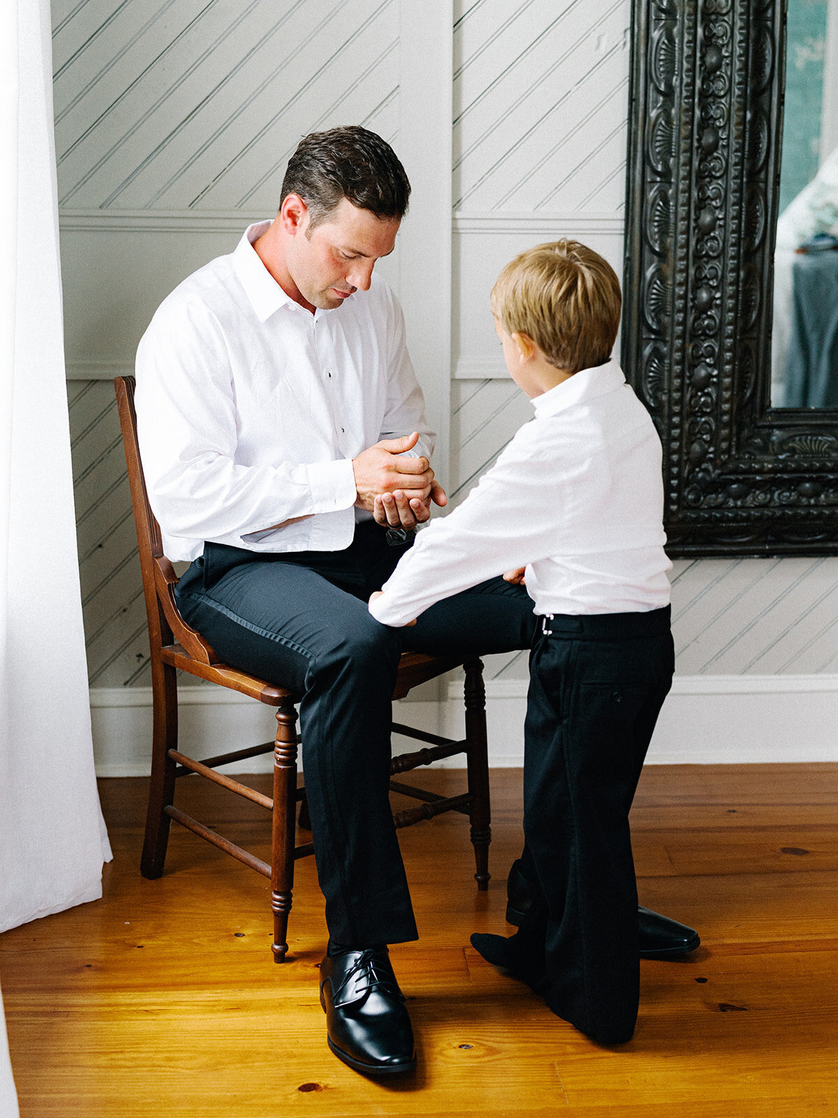 erienne-cam-wedding-guys-getting-ready-3_websize