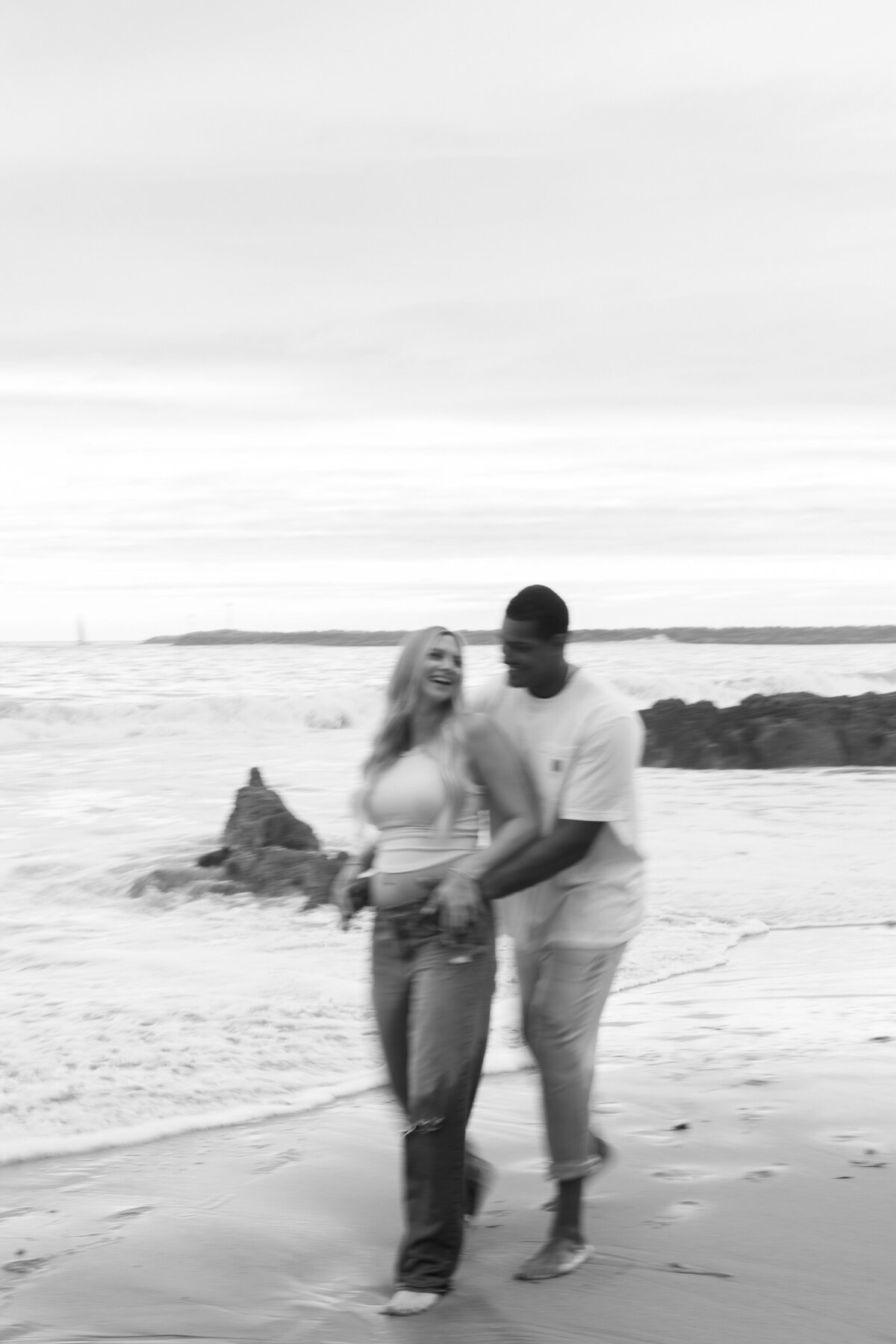 black and white blurry maternity photo
