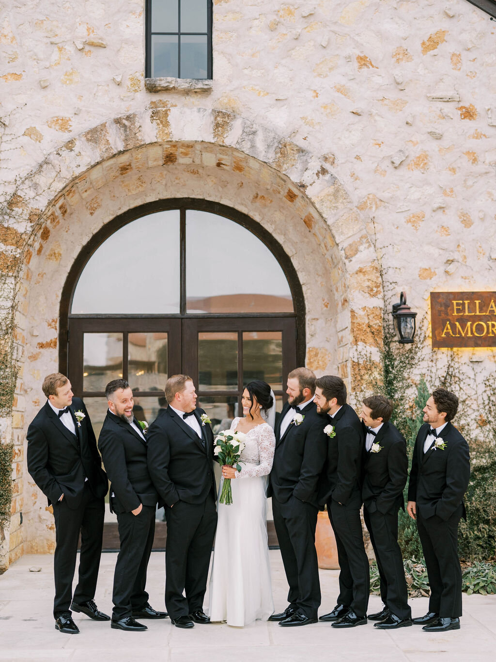 austin.texas.wedding.florist.white.wedding.designer.glitter.poppy. (16)