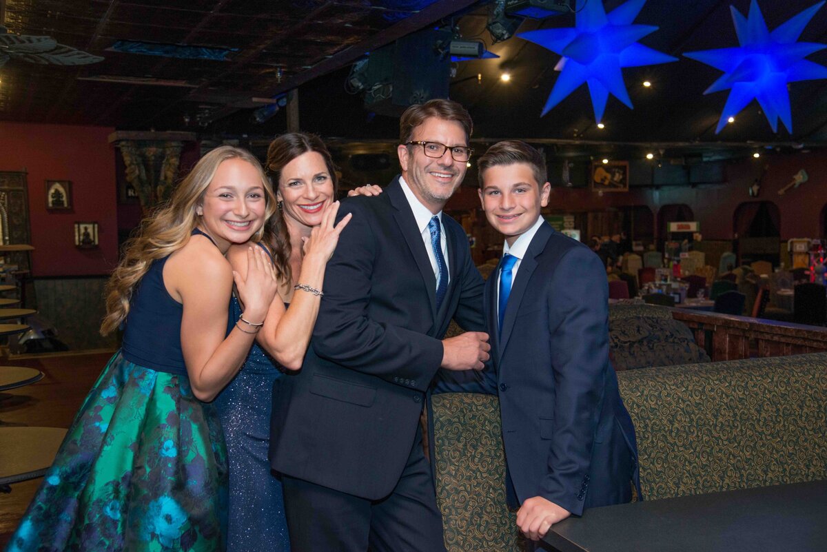 Maria-McCarthy-Photography-Bar-Mitzvah-family-portrait-party