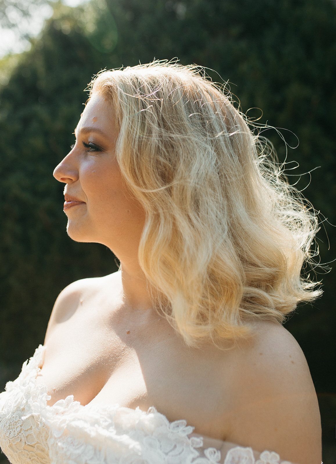 Tiverton-RI-Moore-House-Erica-Renee-Beauty-bride-natural-wedding-hair-makeup-clean-artist-stylist-lob-art