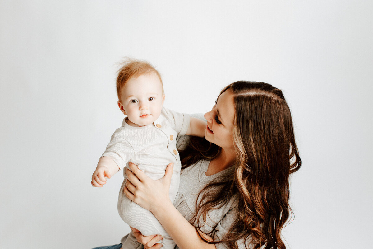 NW Arkansas motherhood photography, motherhood photographer near me, motherhood sessions NW Arkansas