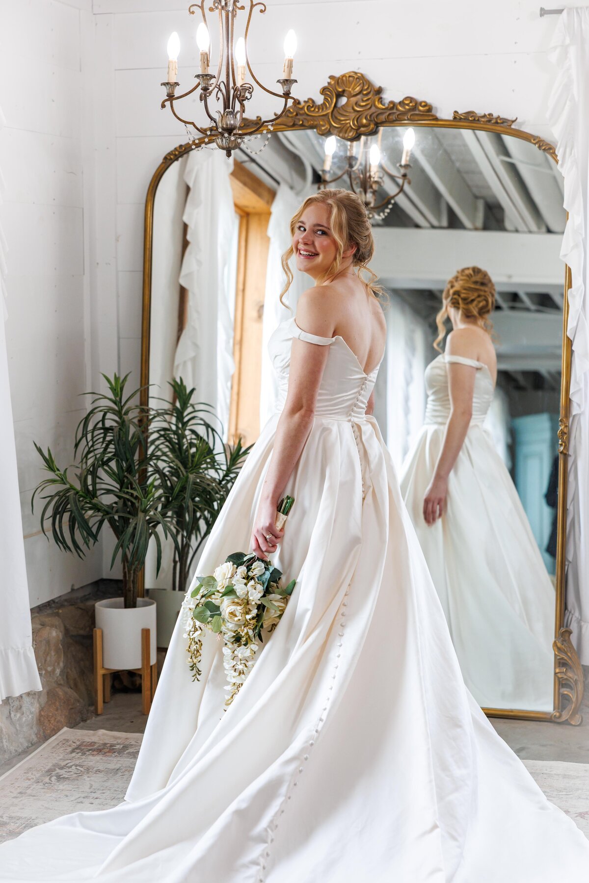 9-RaeganLiam-Wedding-Photographer-St-Cloud-Brainerd-MN-MindiJenningsPhotography