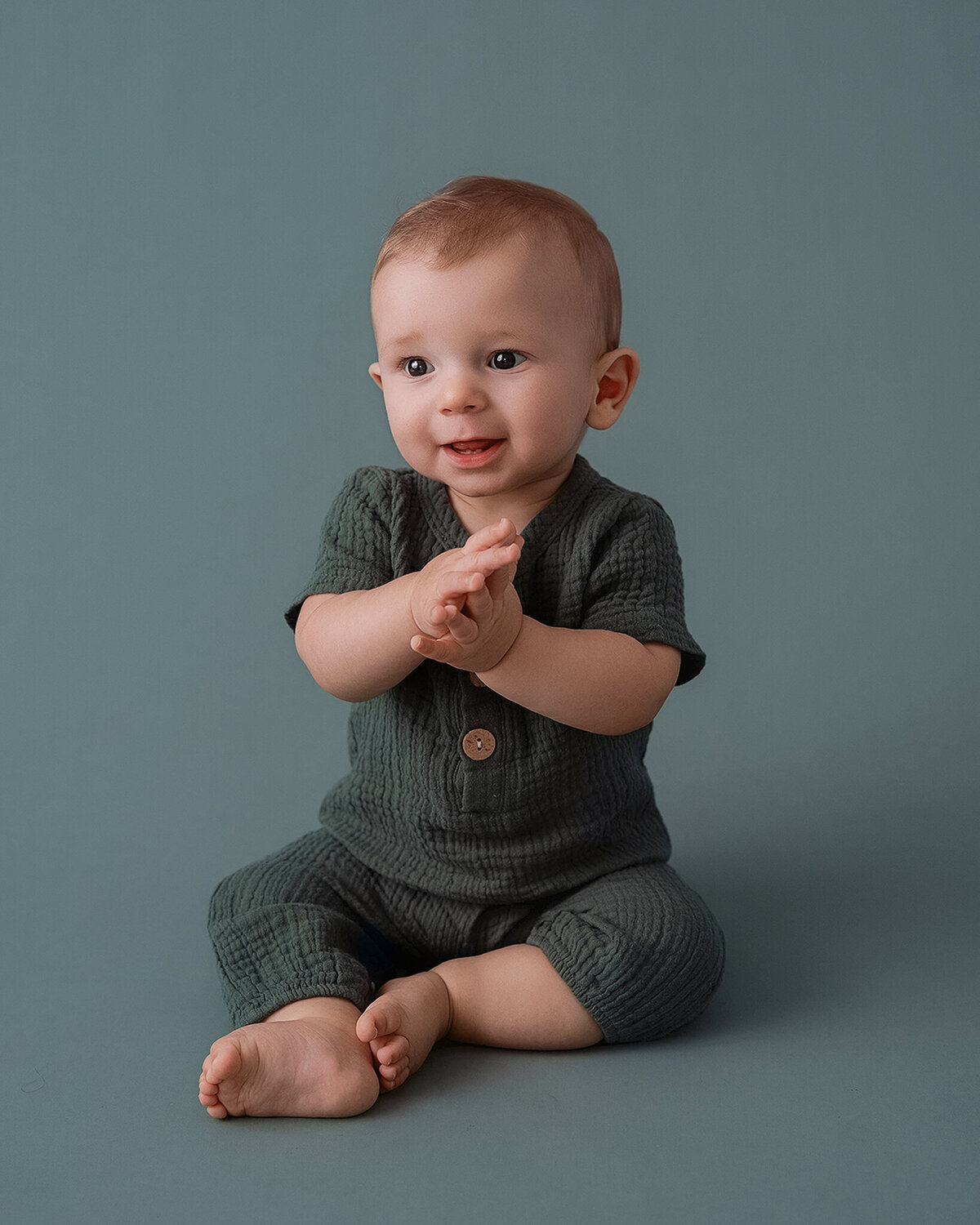 clapping-baby-milestone