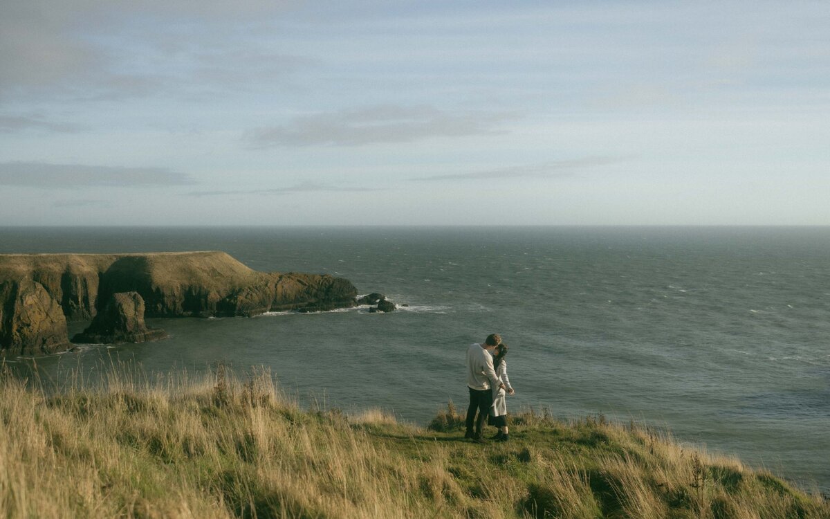 SecretProposal-TheSwiechs-Brandon&McKennaDunnotarCastleScotland-78