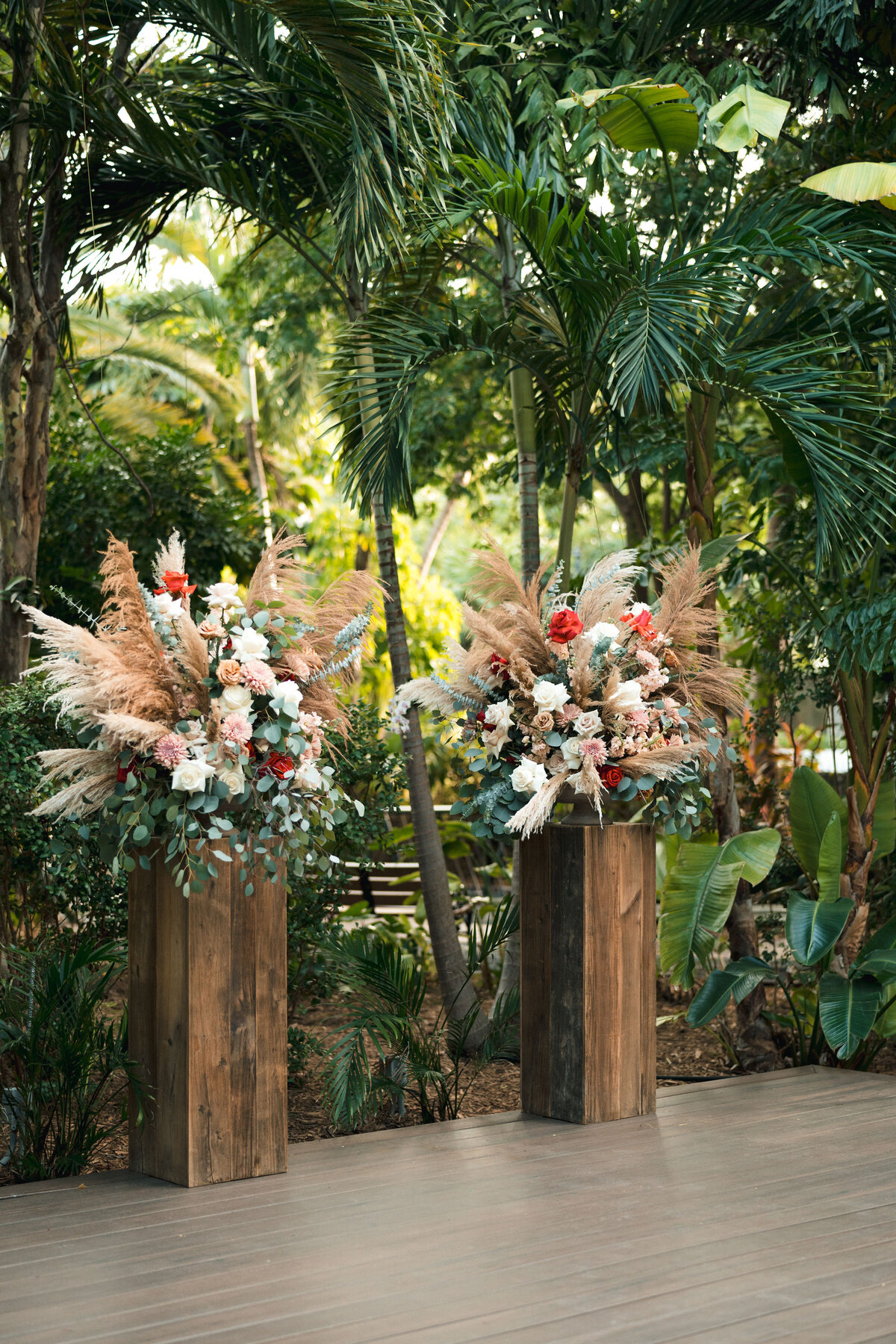 HEMINGWAY HOME - DUARTE FLORAL DESIGN - FLORIDA KEYS WEDDING PLANNER - KEY WEST WEDDING PLANNER - ISLAMORADA WEDDING PLANNER - THE KNOT - LITTLE MISS PLANNER KEY WEST - WEDDING DESIGN  20