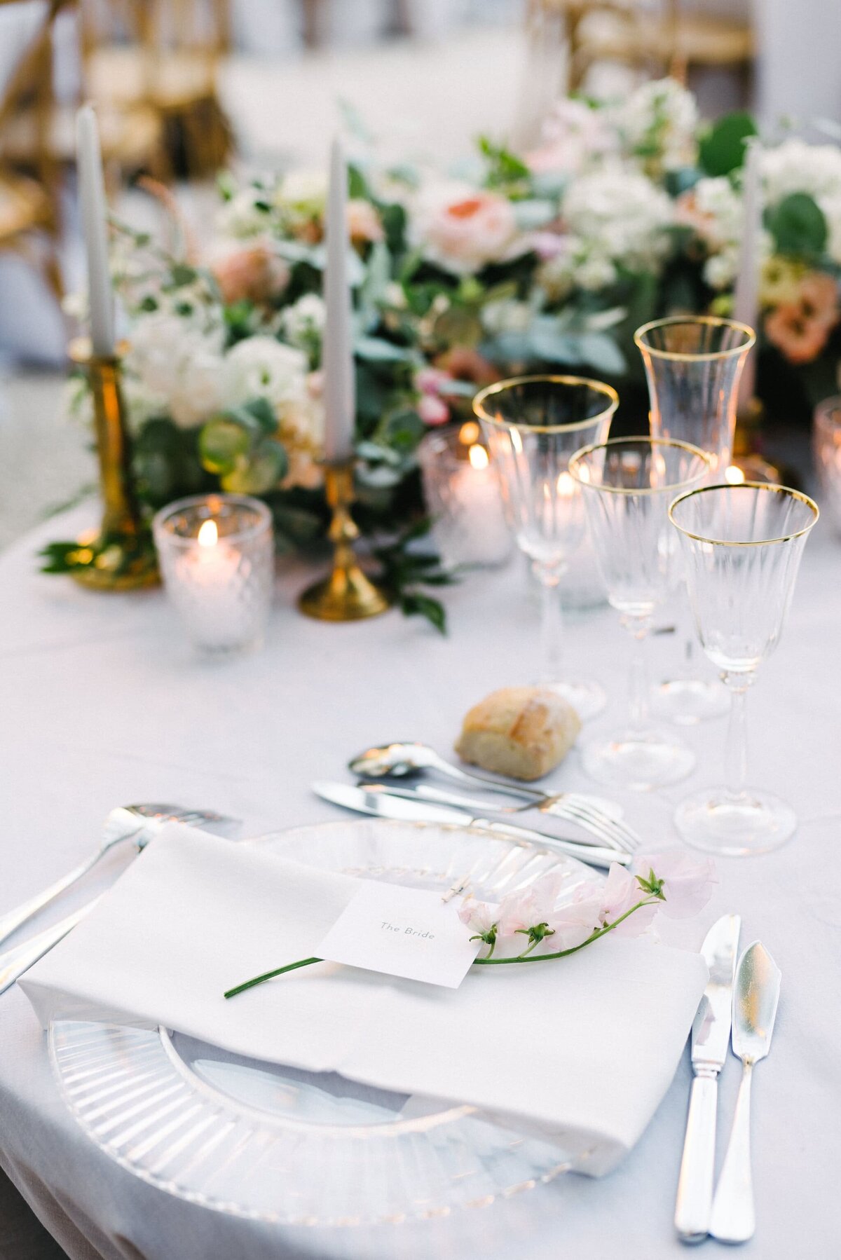 simple and elegant wedding table decoration