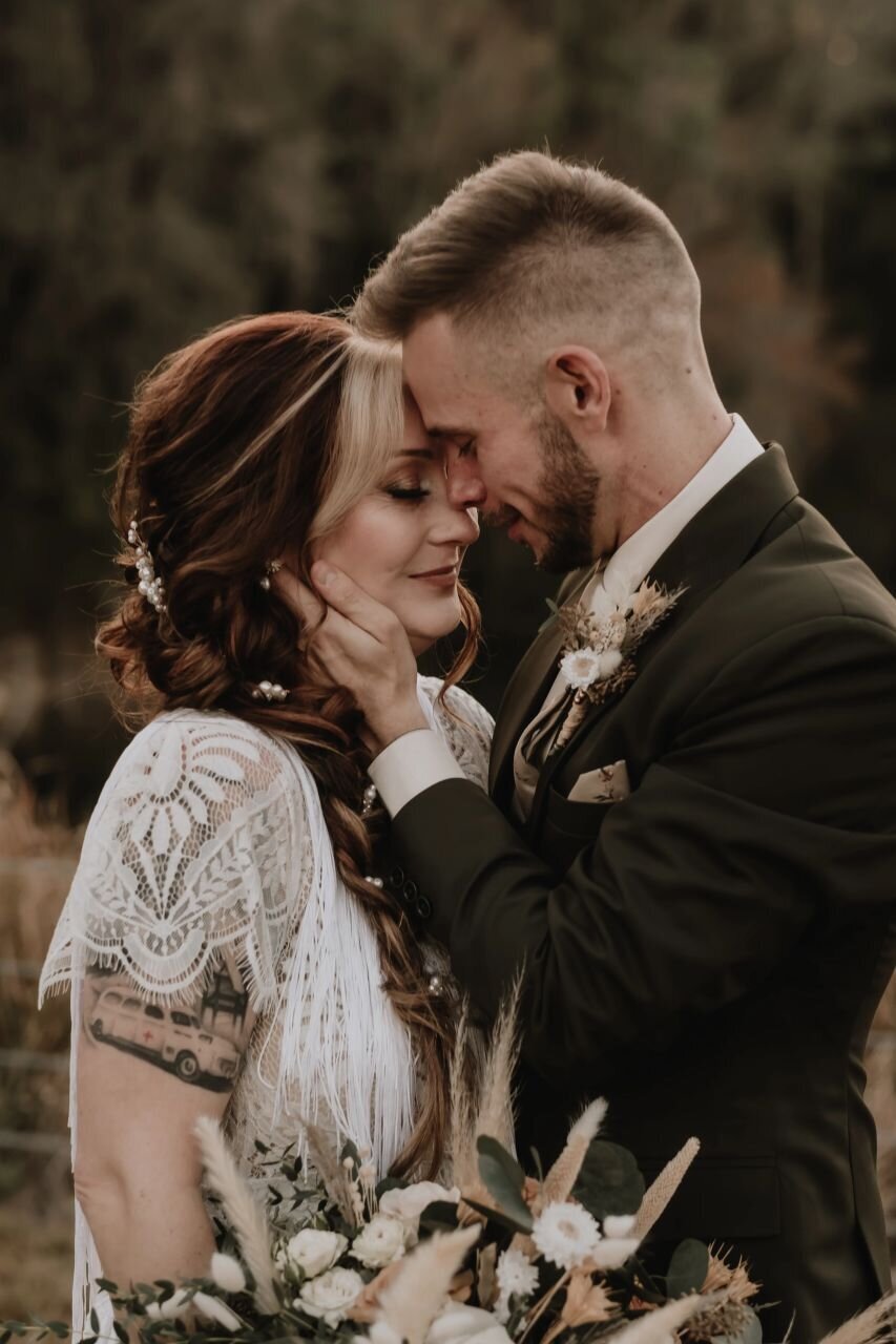 paisley-sunshine-white-rock-canyon-elope-in-tampa-chantilly-chic-celebrations-8