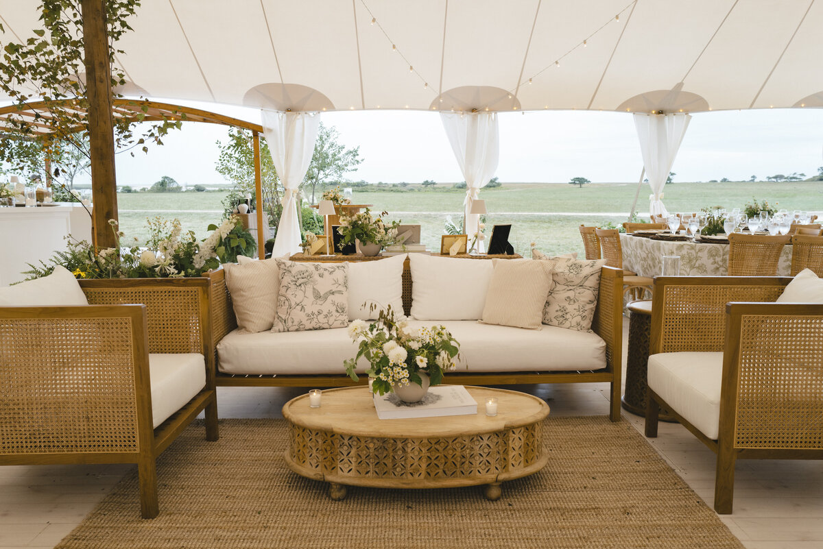 Marthas-vineyard-wedding-planner-kg-events-design-luxury-destination-weddings-private-events-corporate-events-edgartown-ma-event-designer-outdoor-tented-wedding-reception-island-wedding-vogue-wedding-pohogonot-199