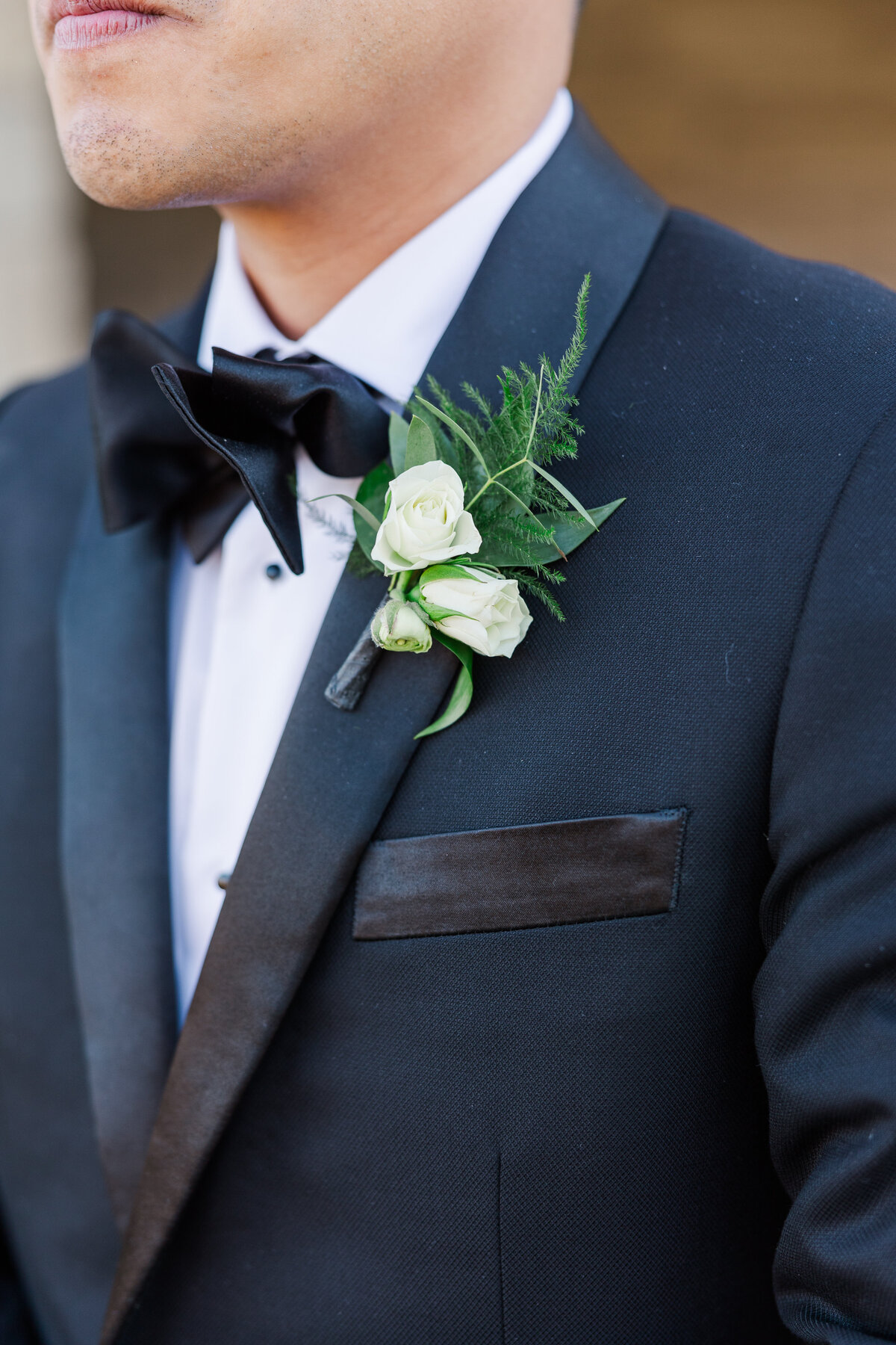 wedding-boutonairre-in-ivory