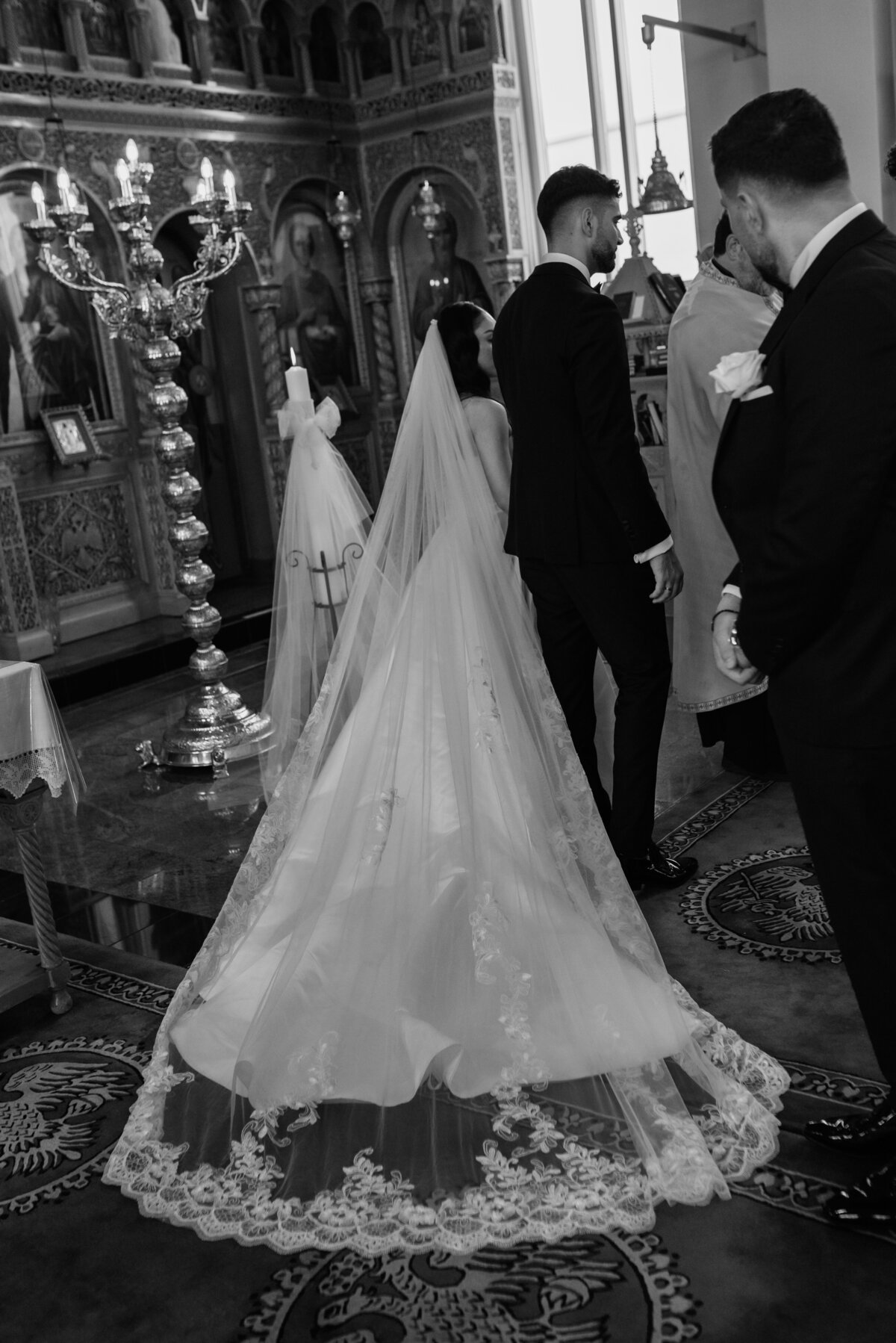 lace-wedding-veil