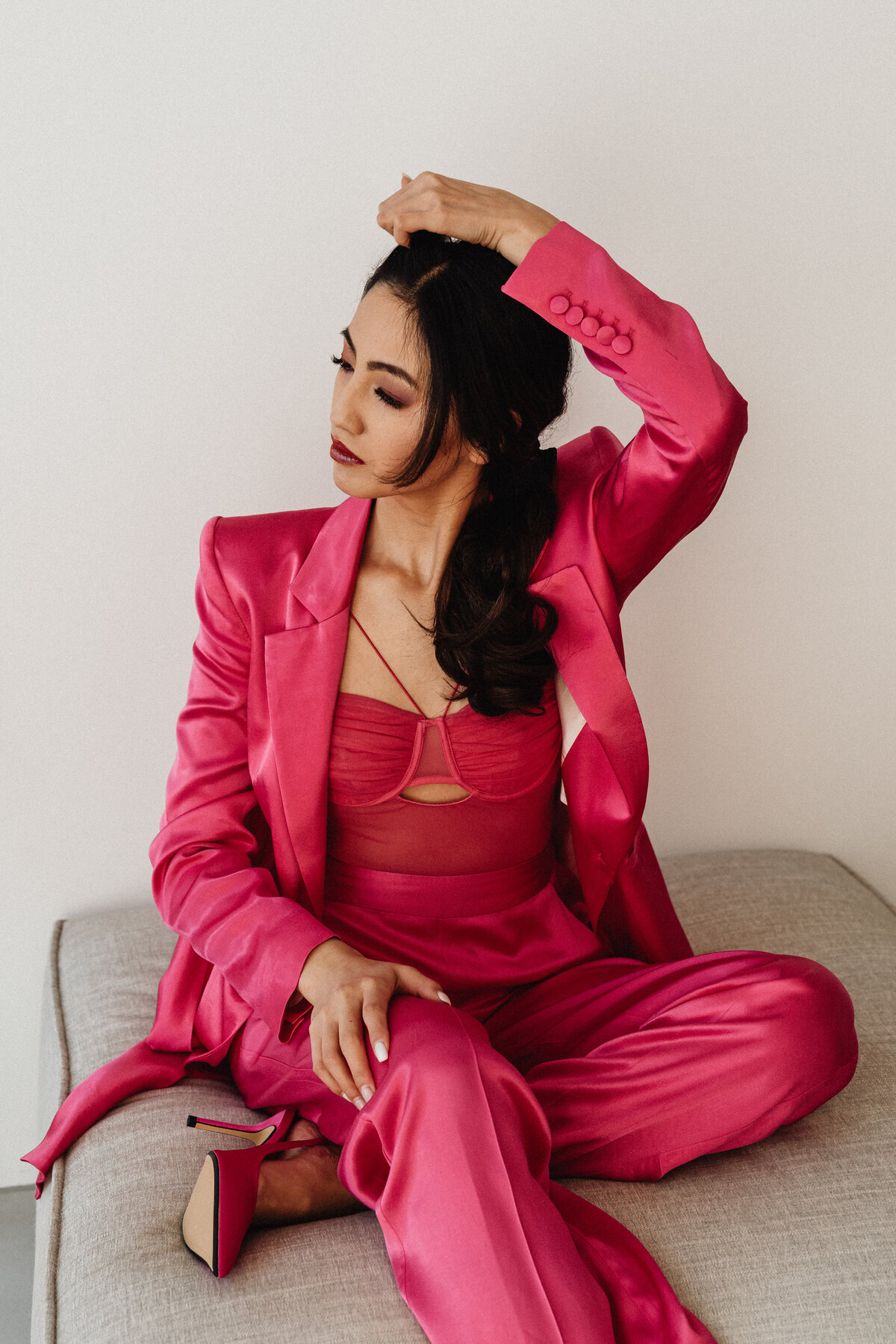 kaboompics_elegant-asian-businesswoman-in-satin-suit-focused-on-laptop-work-elegant-asian-businesswoman-in-satin-suit-focused-on-laptop-work-32072