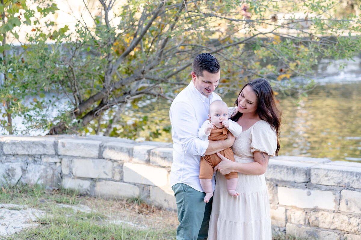 Austin-TX-Fall-Mini-Session-Magnolia-and-Grace-Photography-Co-AmberB-# (1)-5
