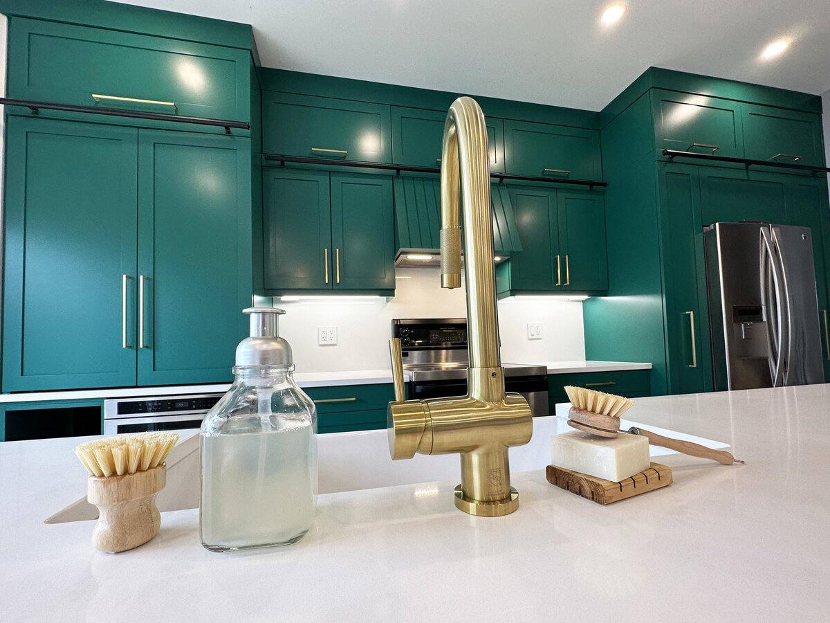 Emerald Green with Envy Kitchen Renovation Interior Design (15)