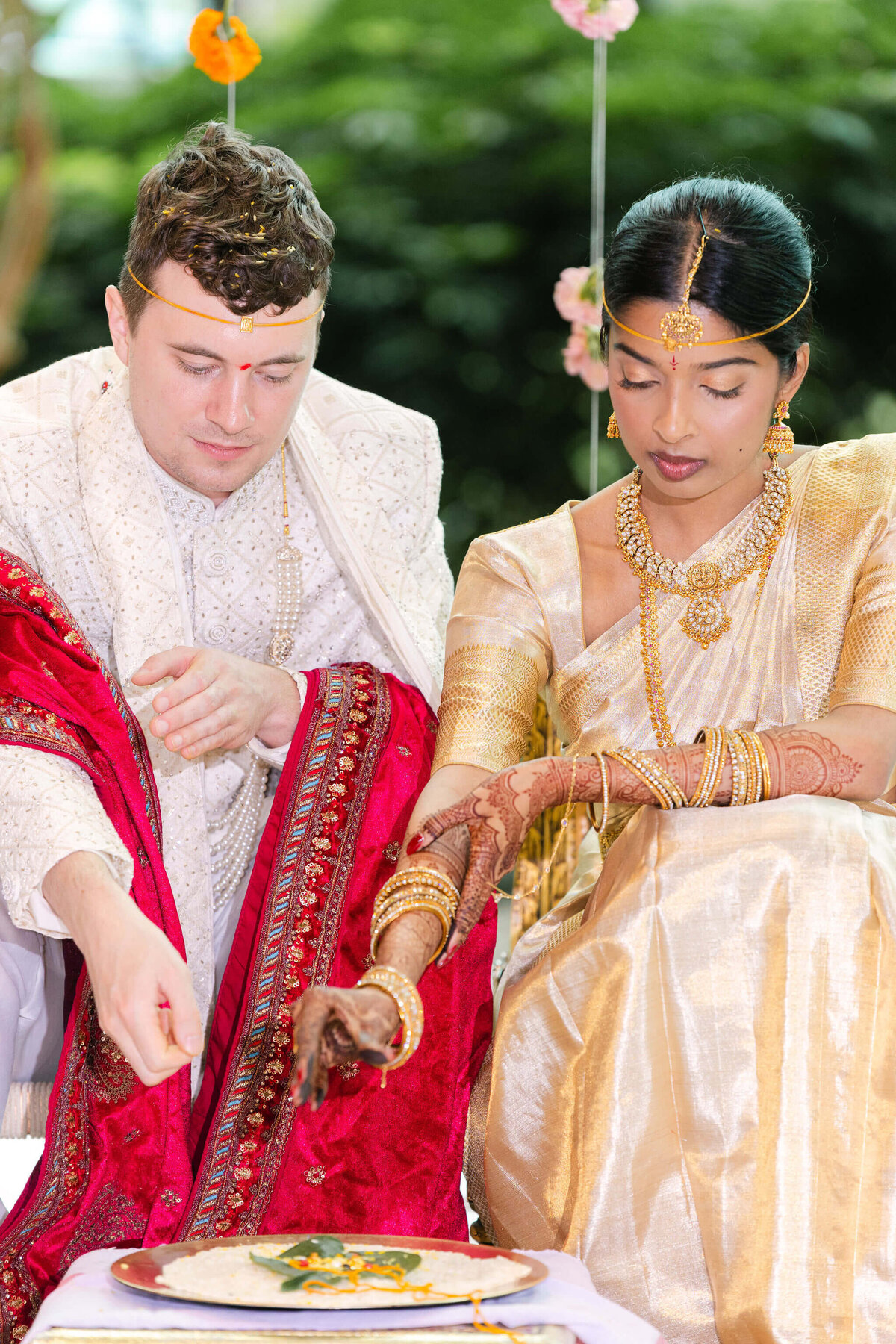 detroit-engagement-session-classic-romance