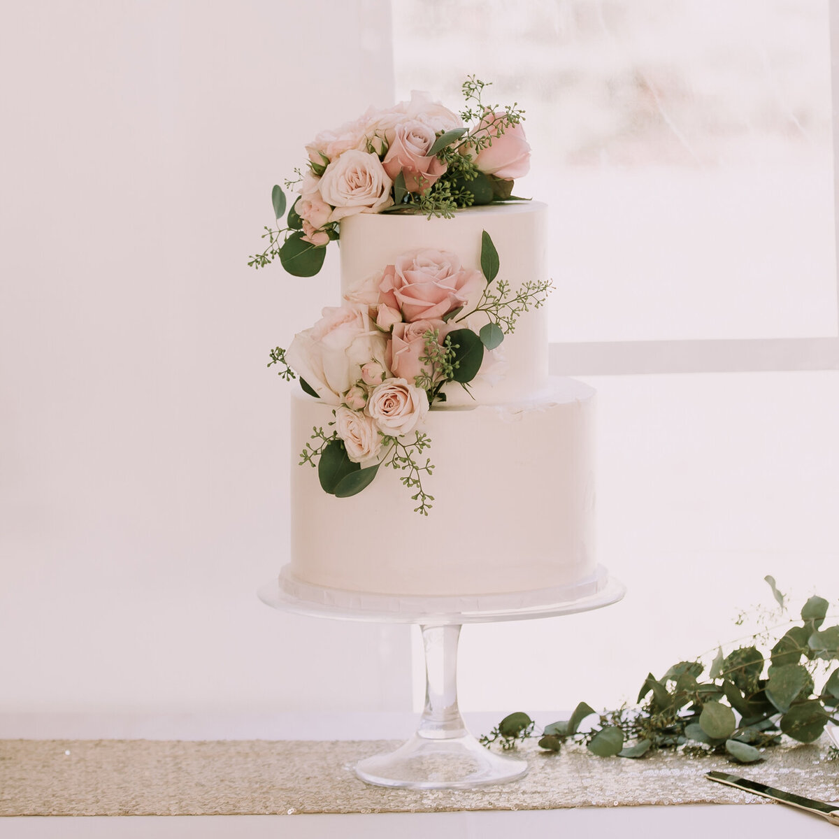 Whippt-Kitchen-Wedding-Cake-RedBloomPhotography (1)