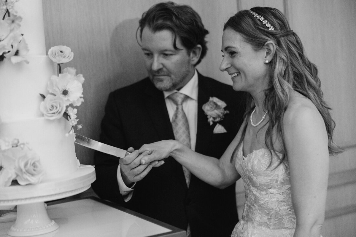 Shangri-La-Hotel-Toronto-Wedding_Editorial-Wedding-Photographer0104