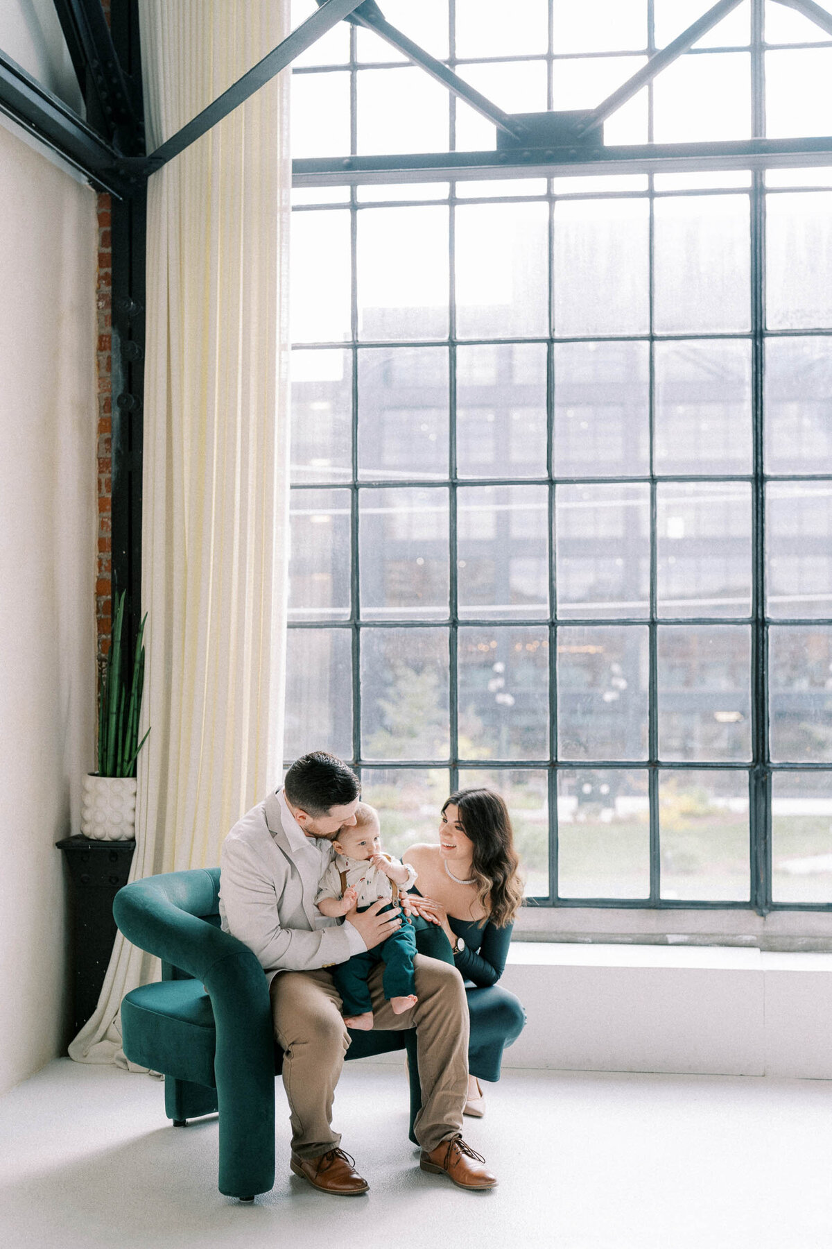 Family 2500px-1011