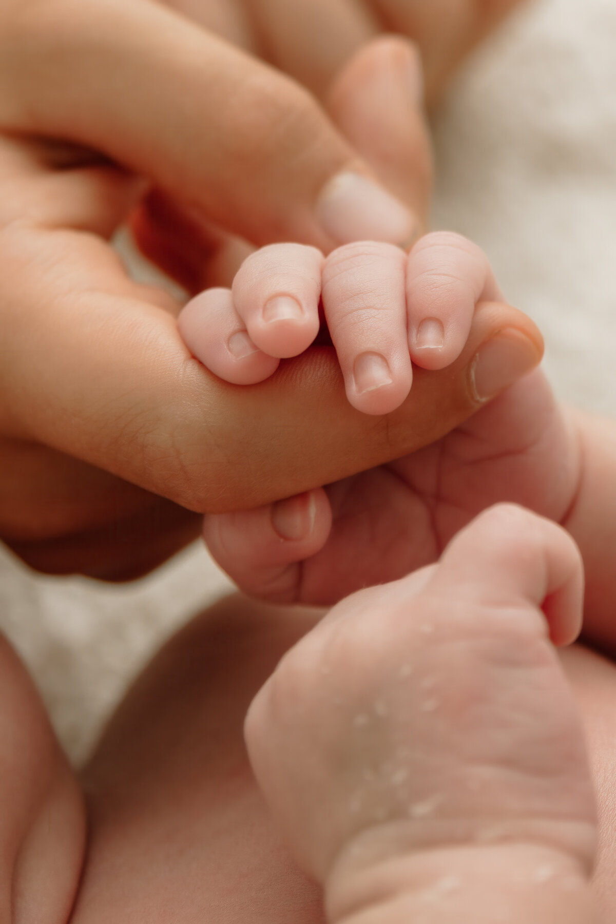 newborn fotograaf - gezinsfotograaf - zwangerschapsfotografie - videograaf - Sint-Niklaas - Pictures by Jess - Mama en baby shoot