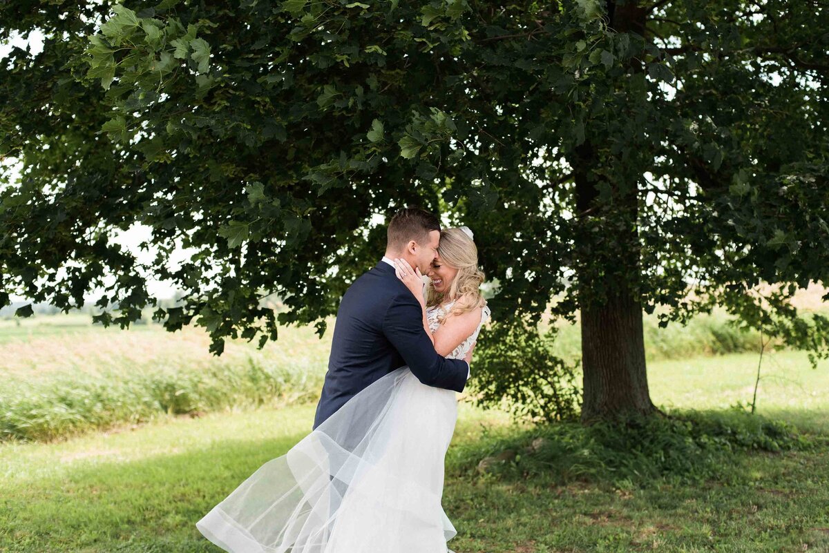 first-look-bride-groom-earth-to-table-farm-wedding1