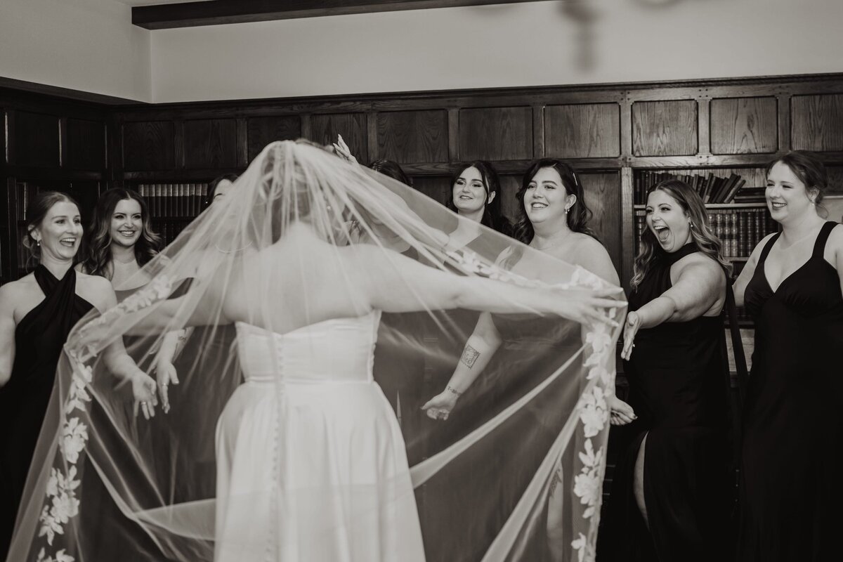bridesmaids-first-look-happy-authentic