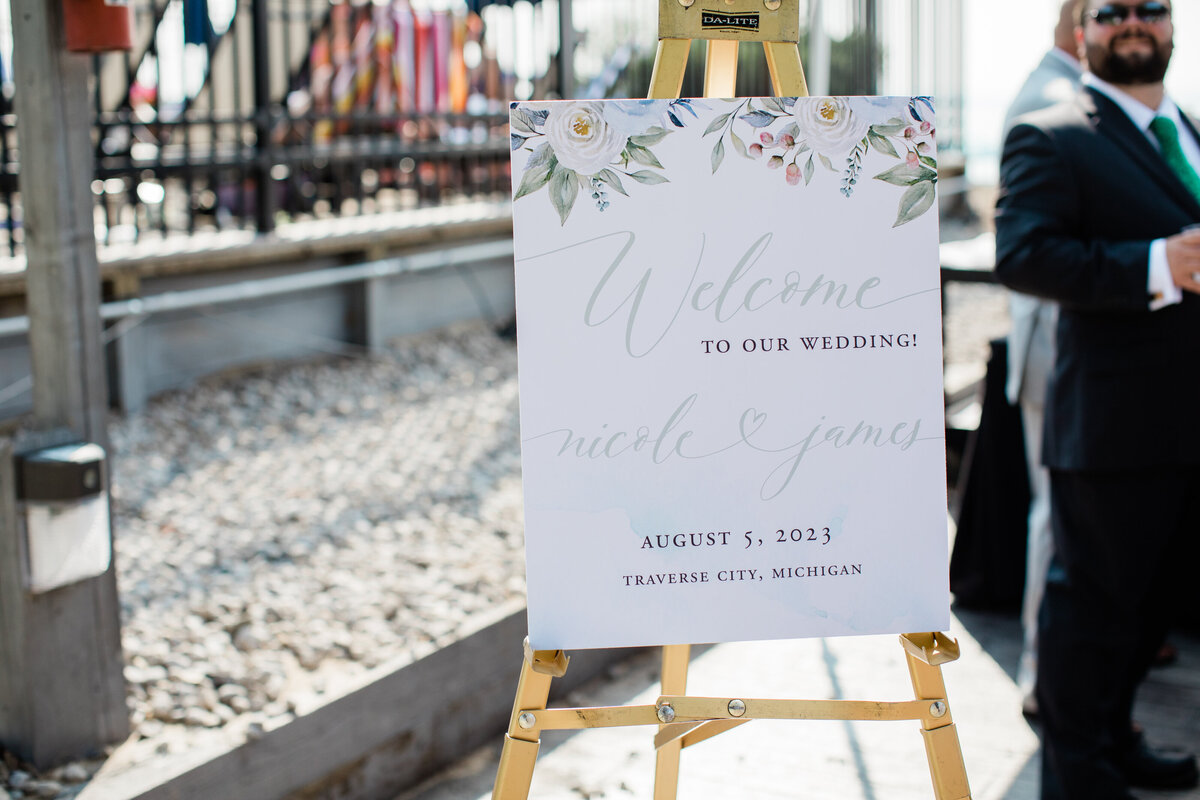 beach-welcome-sign