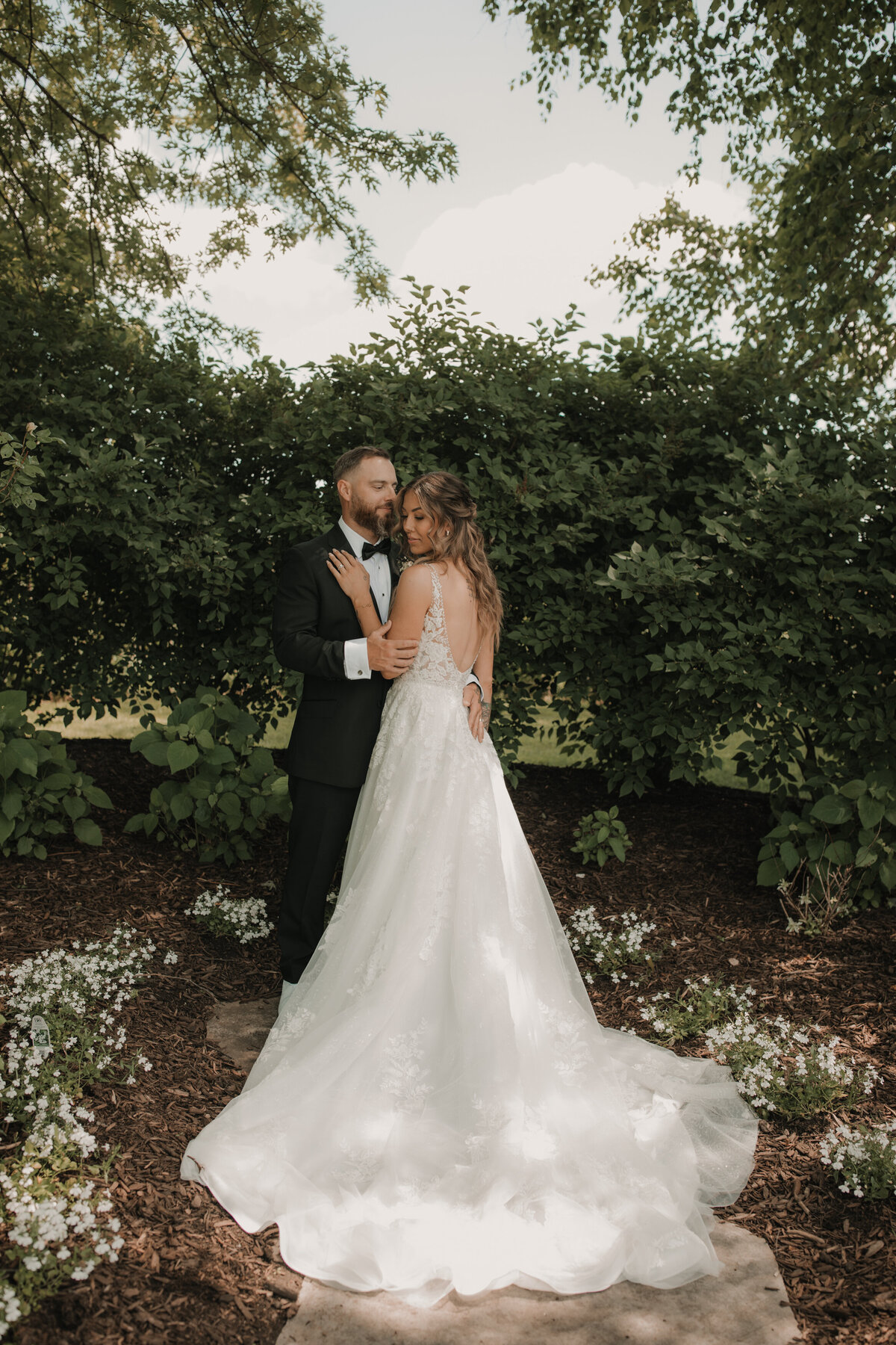chanel-connor-wedding-elle-weddings-st-jacobs-kitchener-waterloo-summer-10